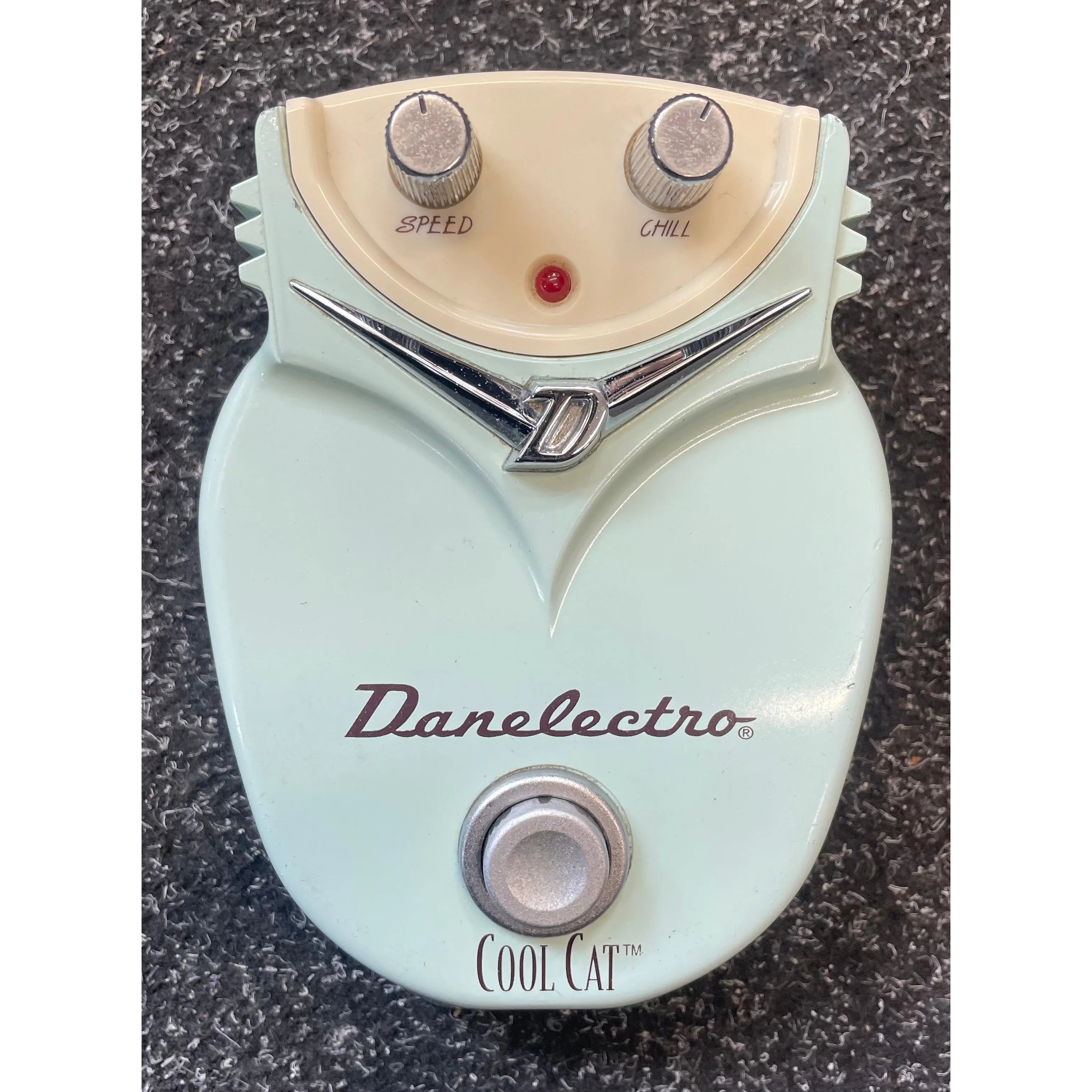 danelectro chorus pedal Danelectro Cool Cat Chorus Pedal for Guitar Pre-Owned – The Music Bank