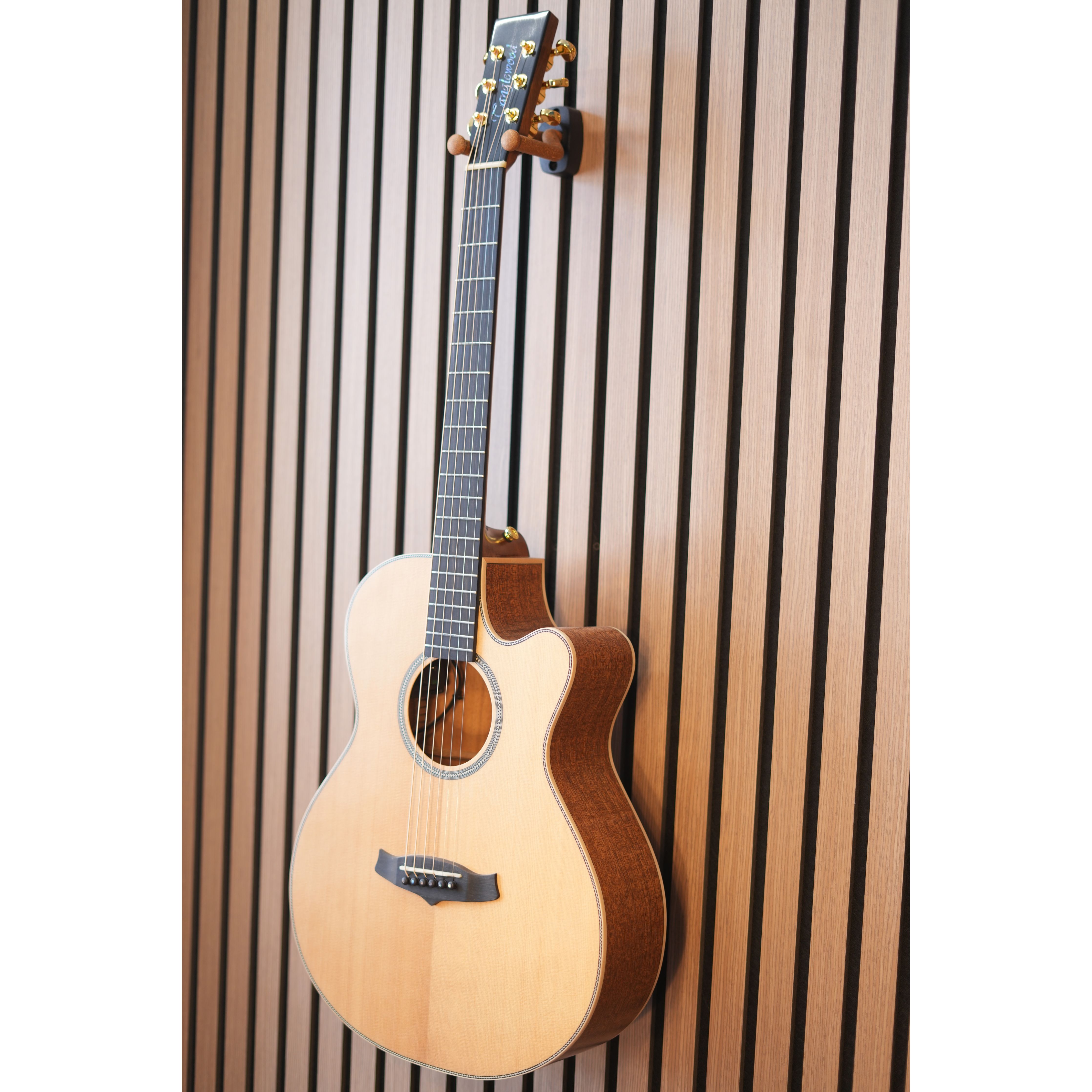 Tanglewood TGB4CE Great Britain 'Super Folk Cutaway' Electro Acoustic Guitar