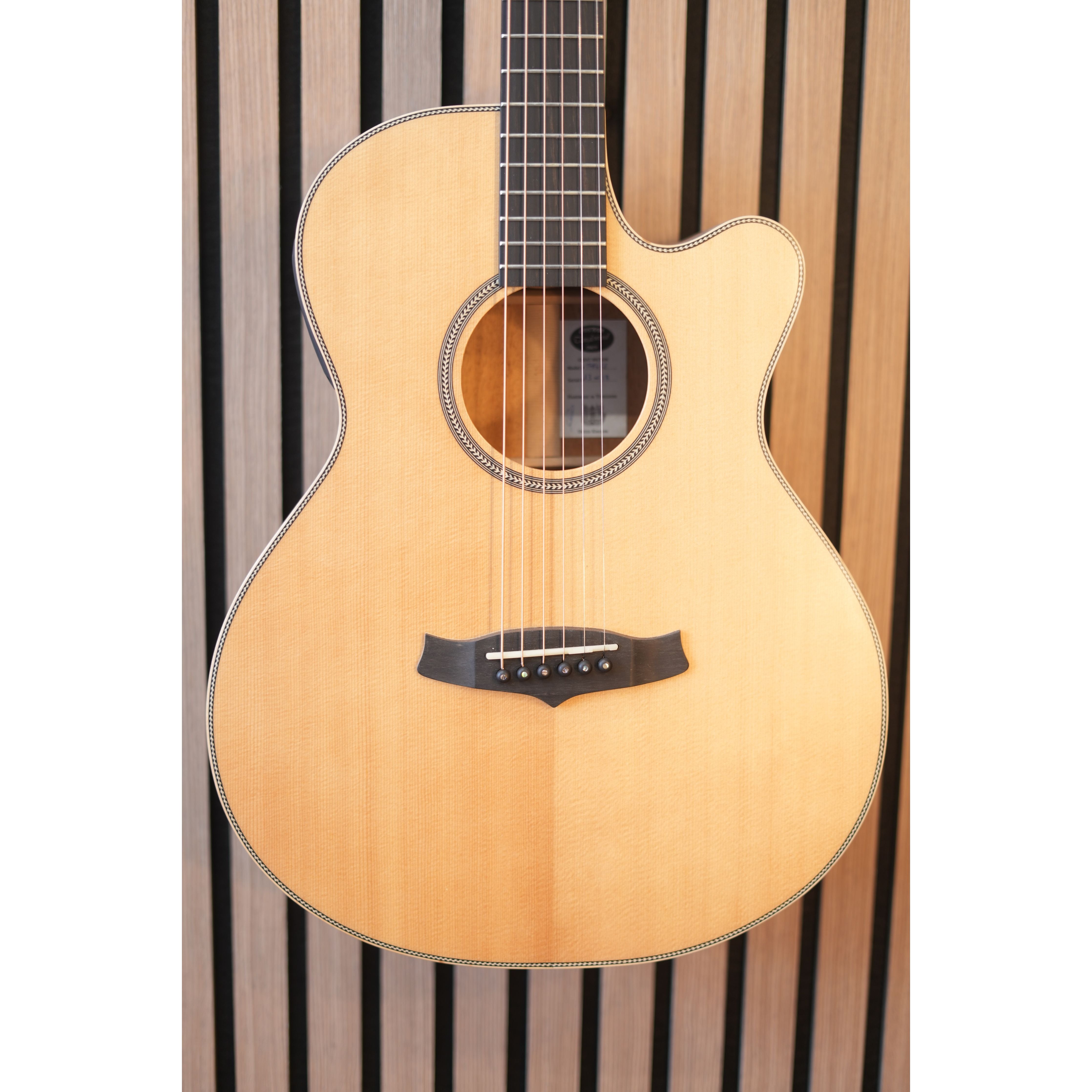 Tanglewood TGB4CE Great Britain 'Super Folk Cutaway' Electro Acoustic Guitar