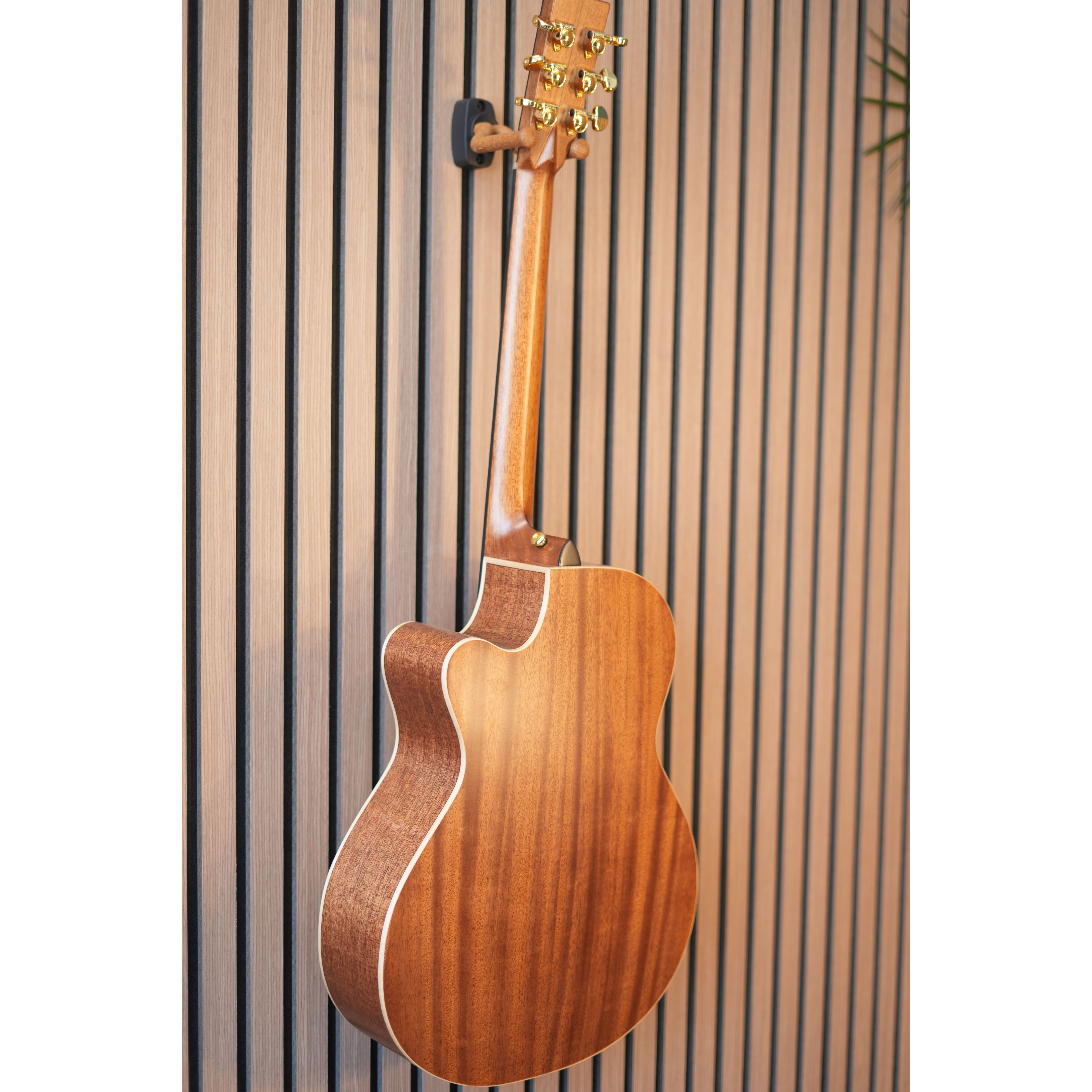 Tanglewood TGB4CE Great Britain 'Super Folk Cutaway' Electro Acoustic Guitar