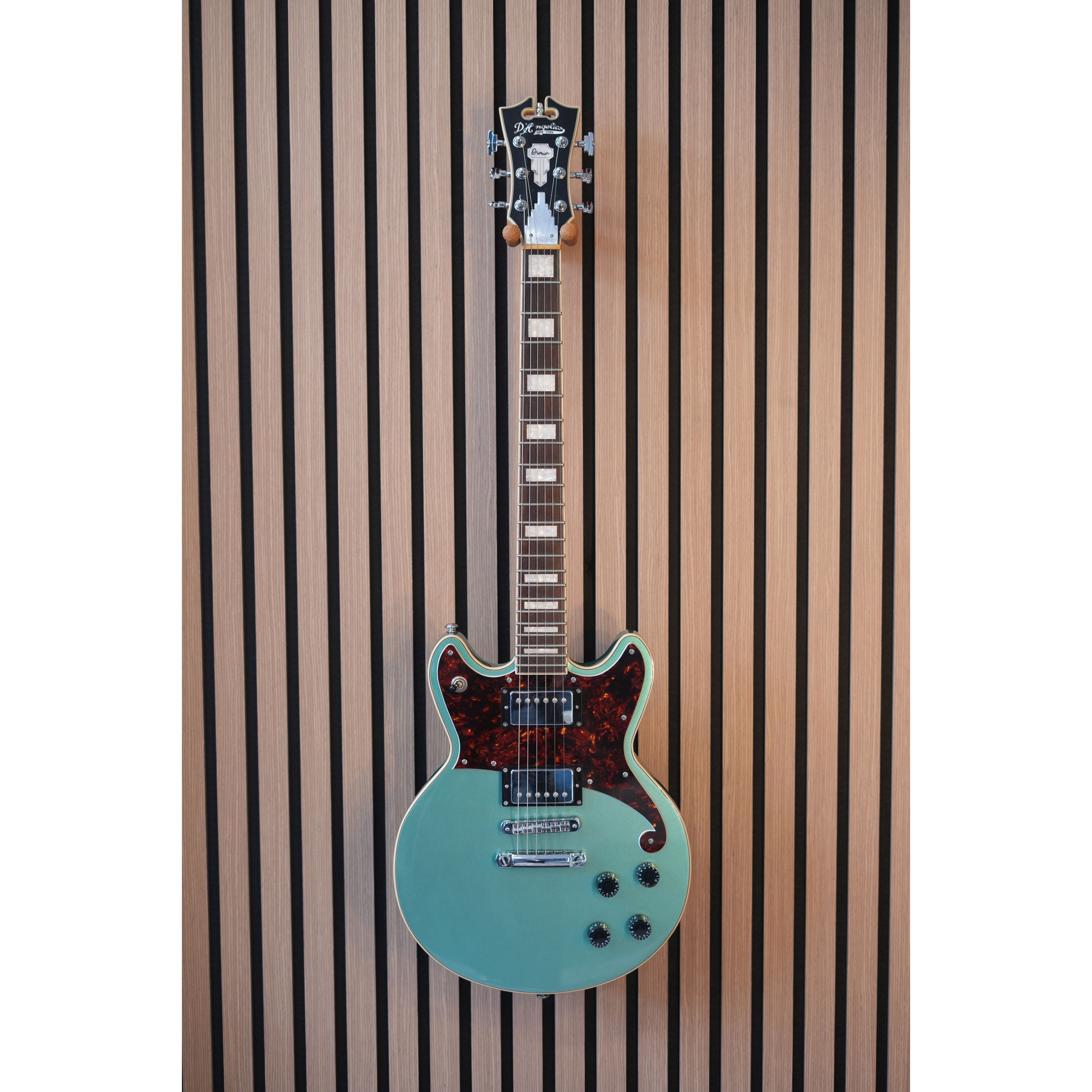 D'Angelico Premier Brighton Double Cut LP-Style Electric Guitar in Hunter Green with Gigbag Pre-Owned