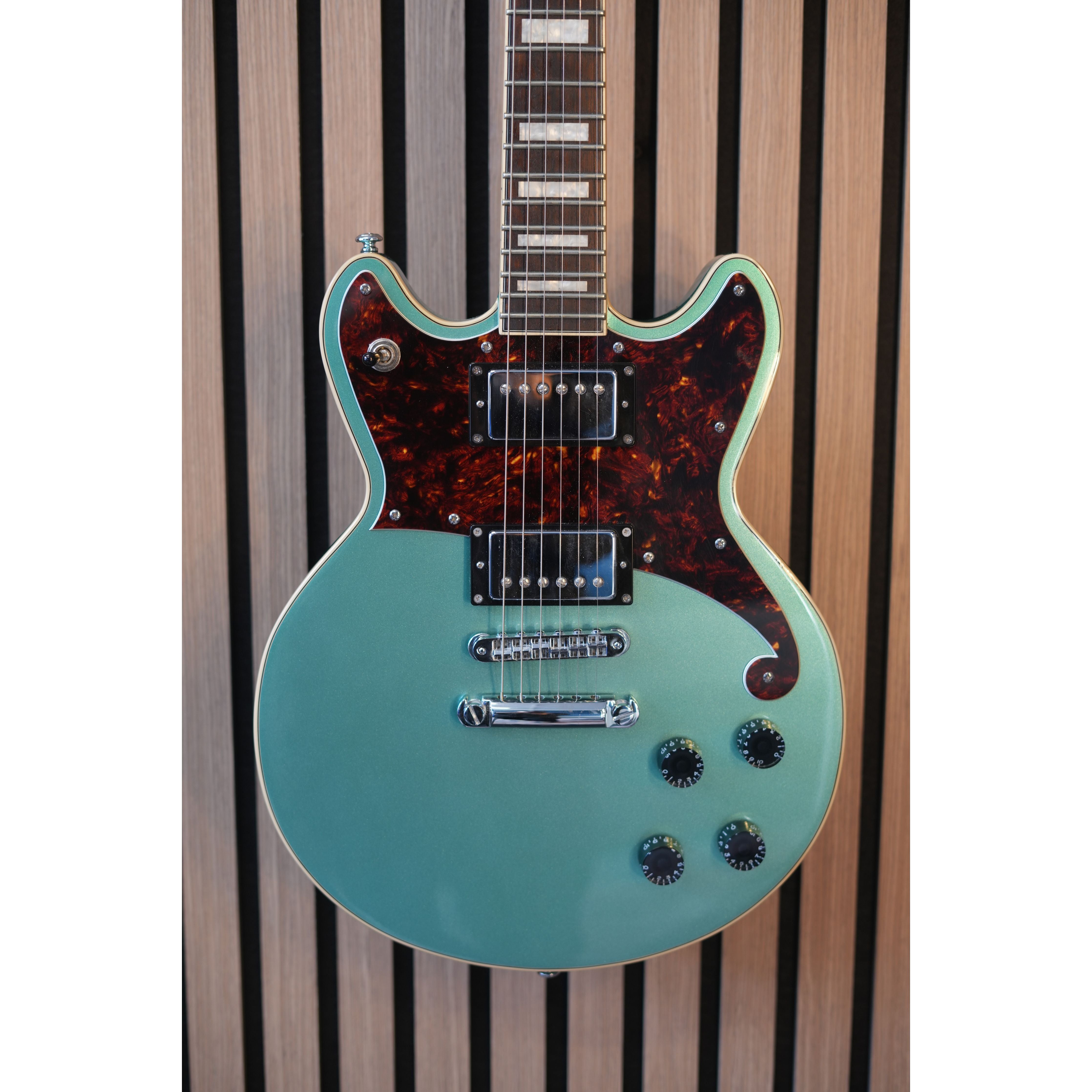 D'Angelico Premier Brighton Double Cut LP-Style Electric Guitar in Hunter Green with Gigbag Pre-Owned