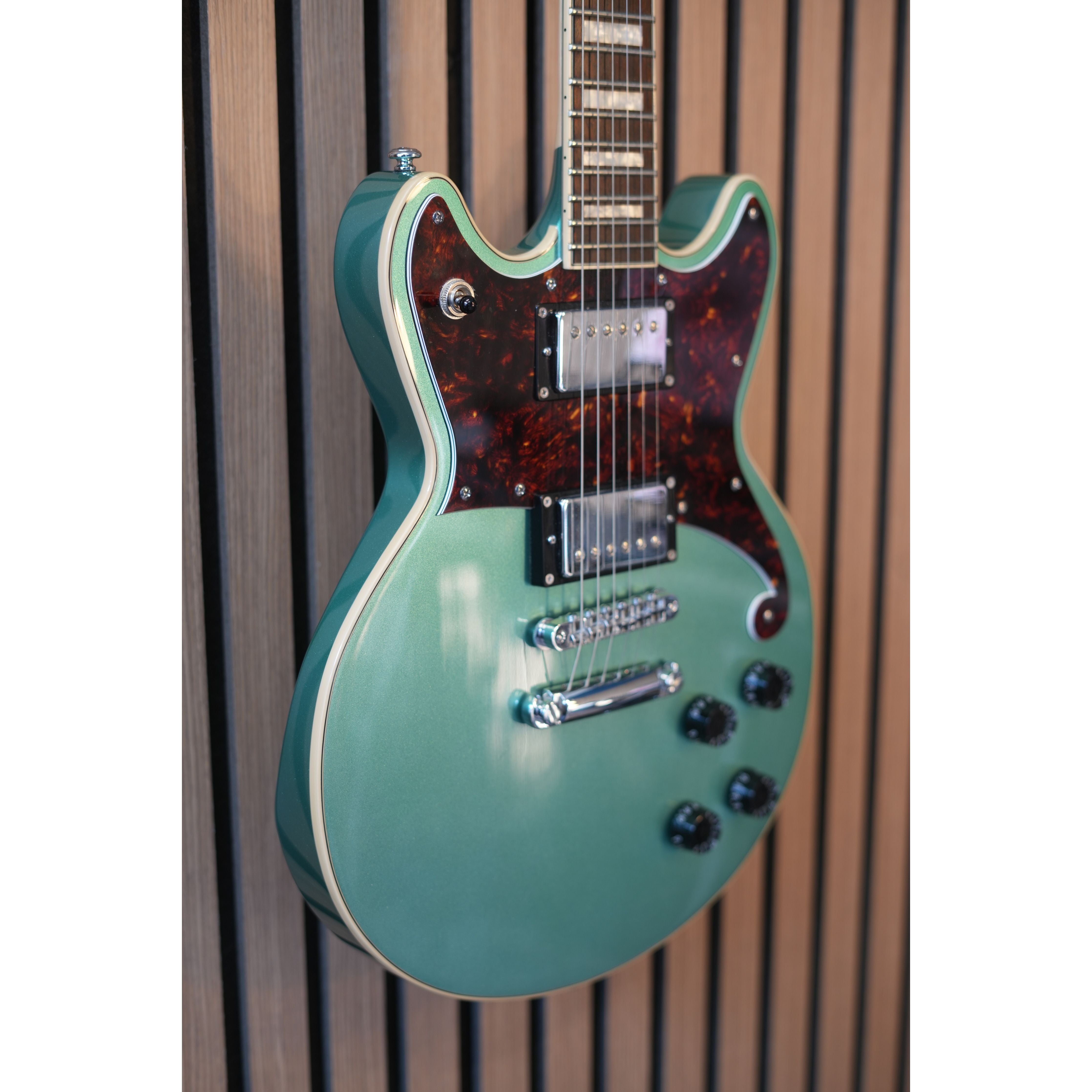 D'Angelico Premier Brighton Double Cut LP-Style Electric Guitar in Hunter Green with Gigbag Pre-Owned
