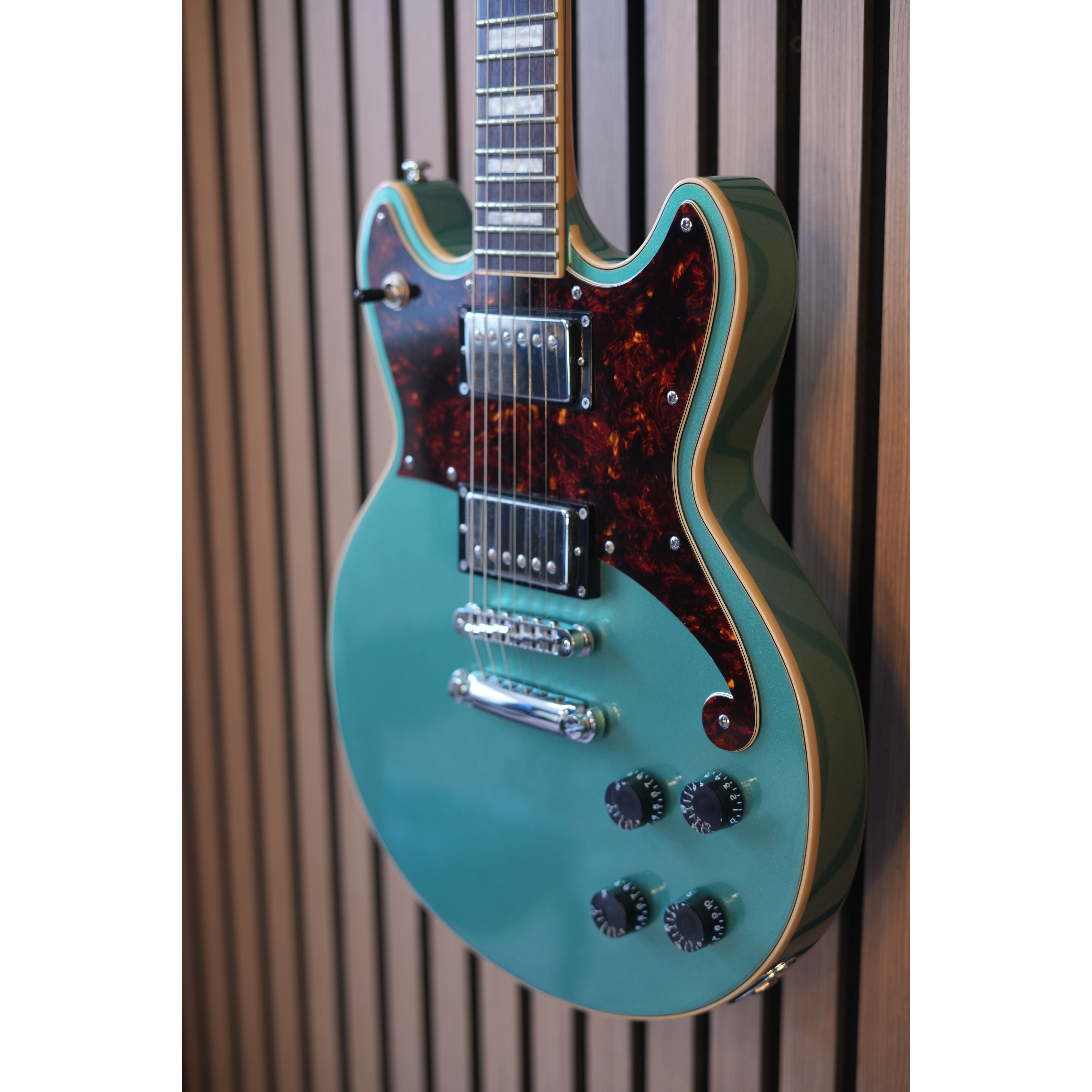 D'Angelico Premier Brighton Double Cut LP-Style Electric Guitar in Hunter Green with Gigbag Pre-Owned