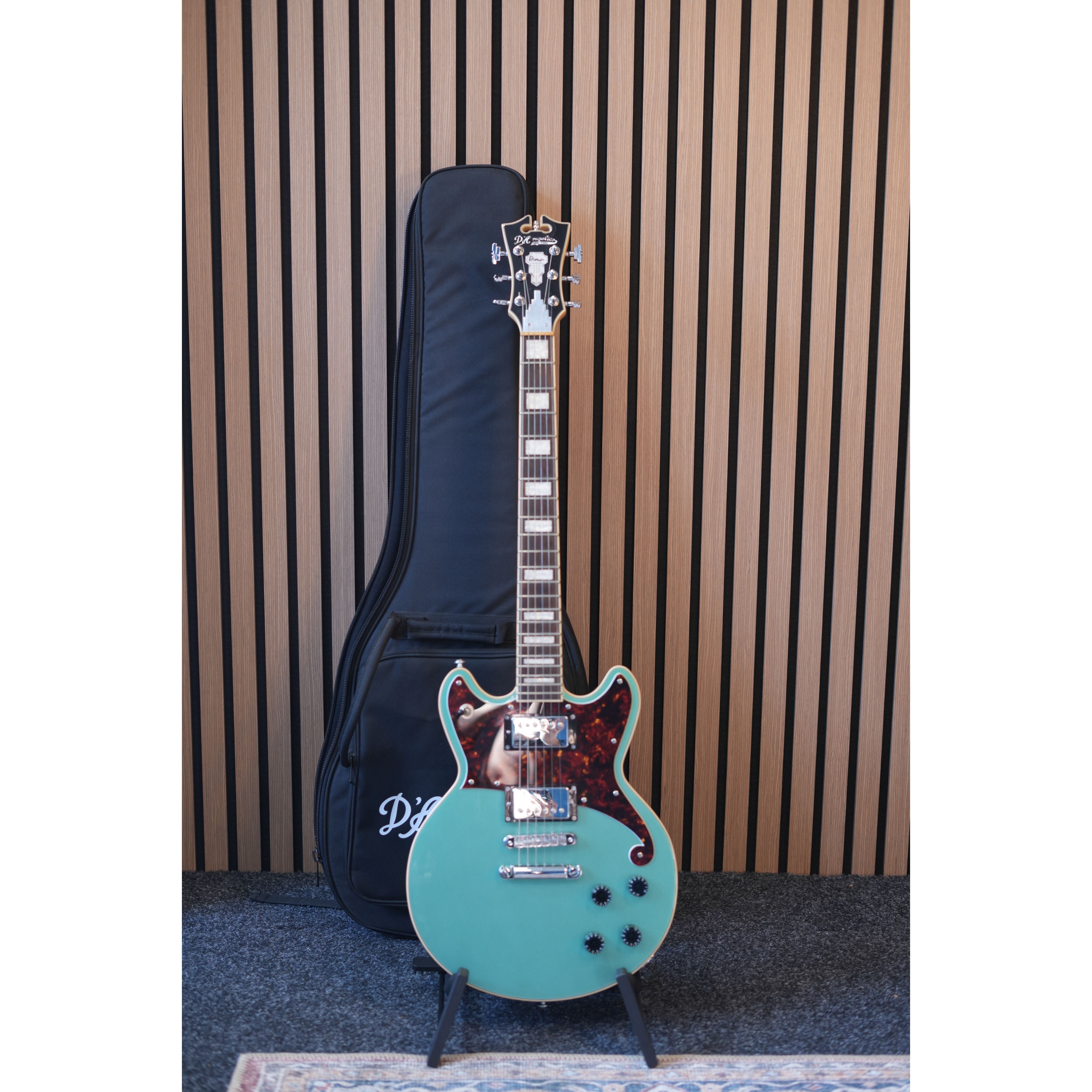 D'Angelico Premier Brighton Double Cut LP-Style Electric Guitar in Hunter Green with Gigbag Pre-Owned
