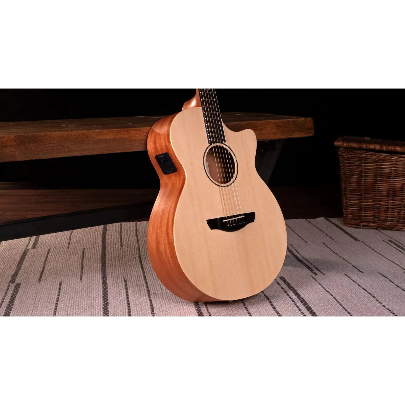 Faith Naked Venus Electro Acoustic Guitar inc Gigbag