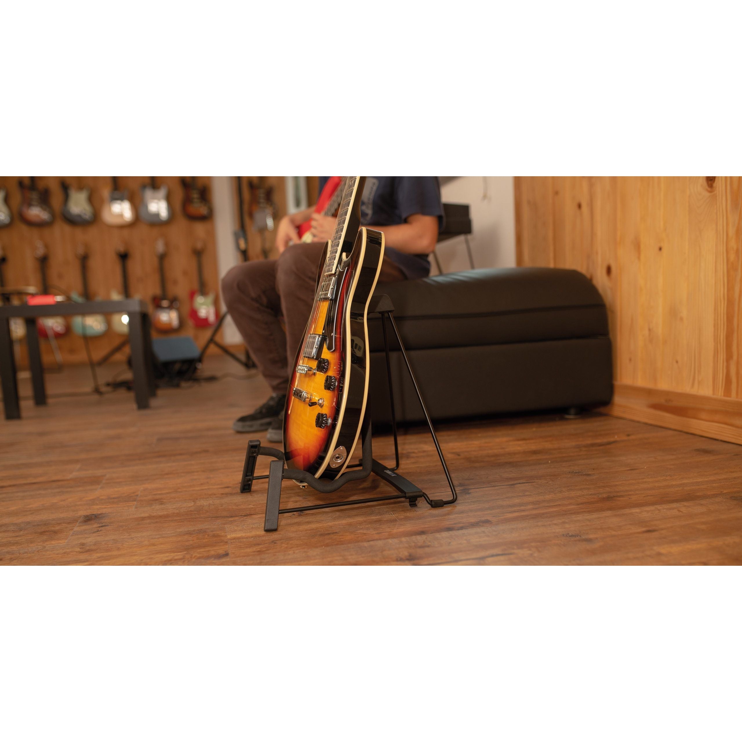 Quik Lok Universal Guitar Stand