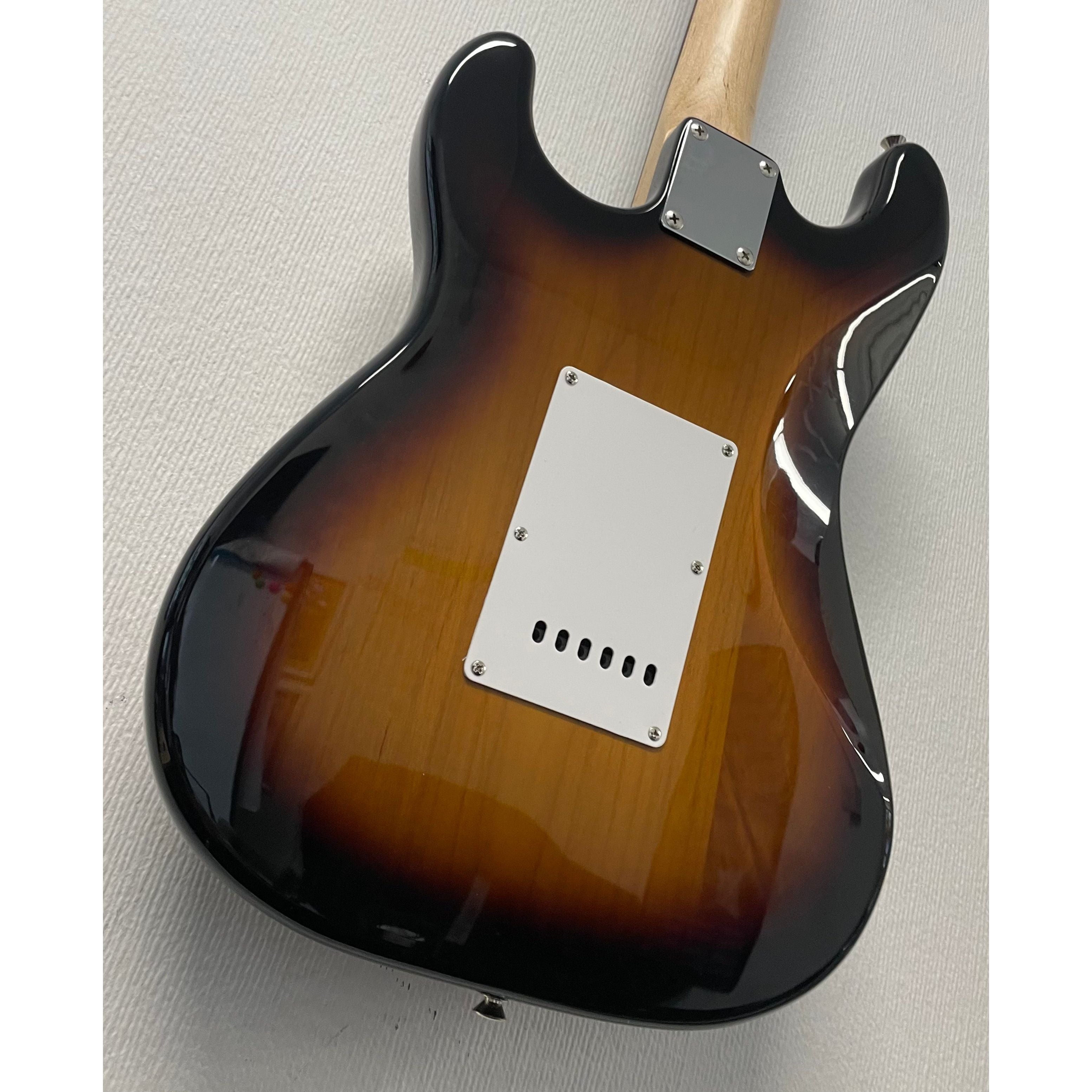 Squier Affinity Stratocaster Electric Guitar in 3 Tone Sunburst with Original Gigbag Pre-Owned