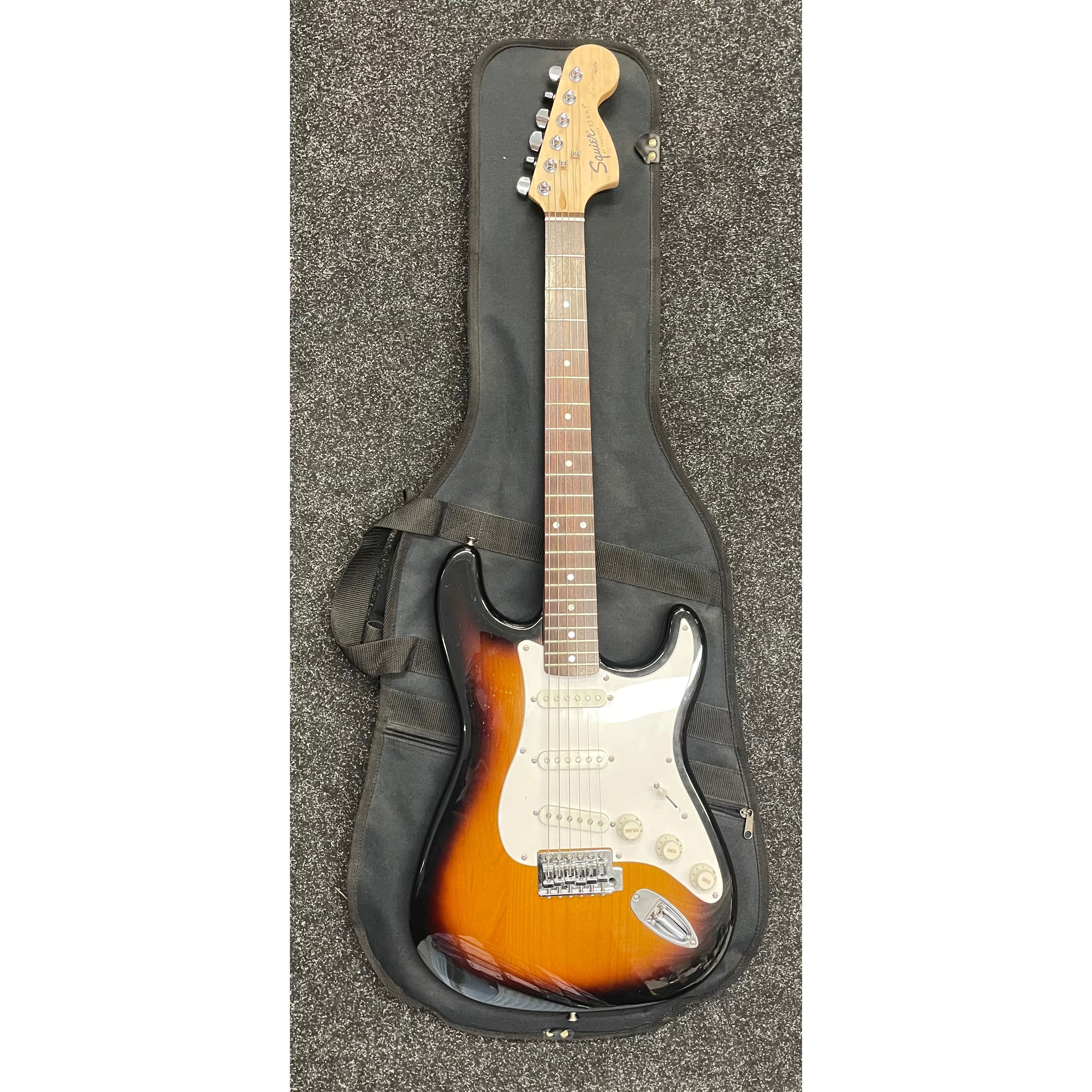 Squier Affinity Stratocaster Electric Guitar in 3 Tone Sunburst with Original Gigbag Pre-Owned