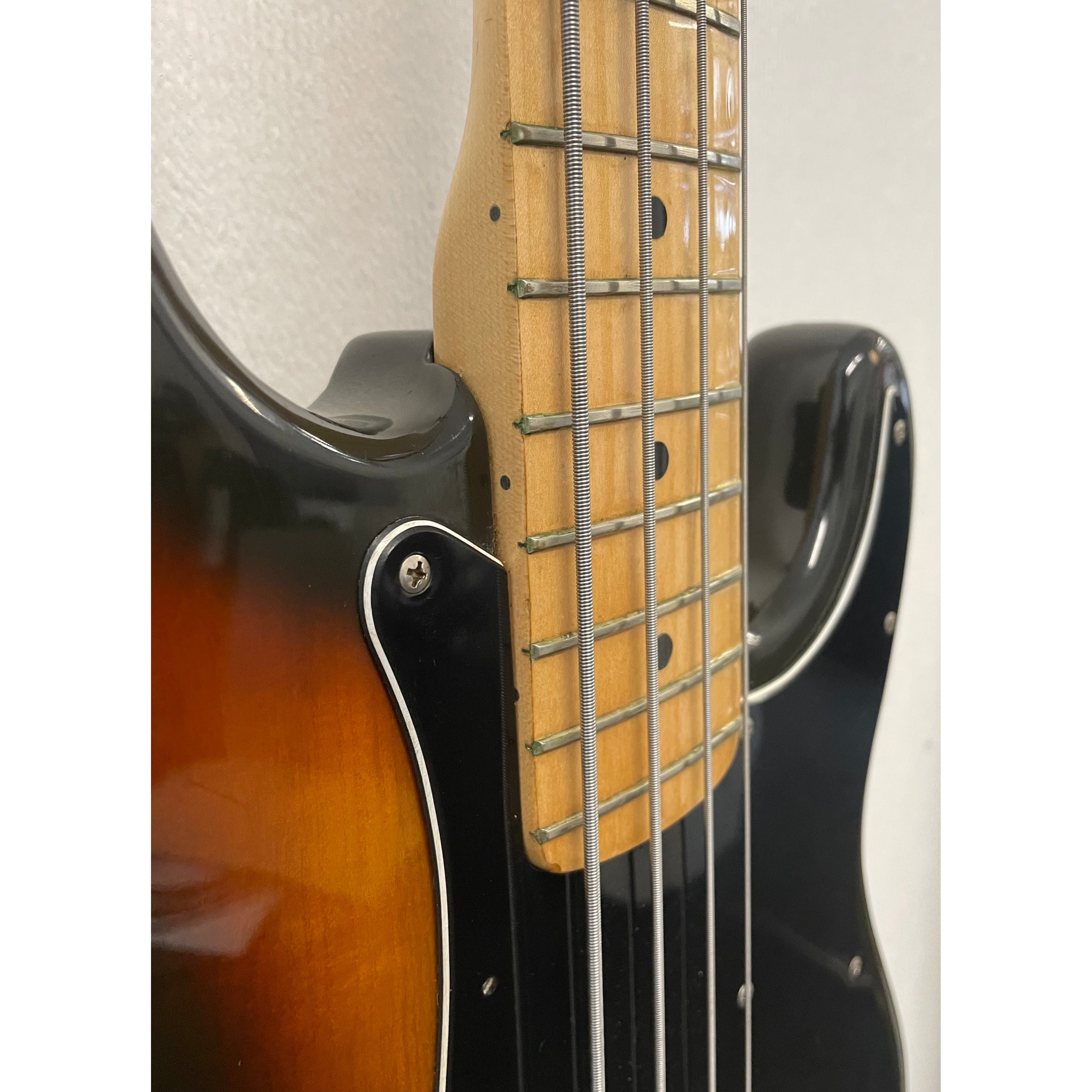 Fender USA Precision Bass 1979 in Sunburst with Hardcase Pre-Owned