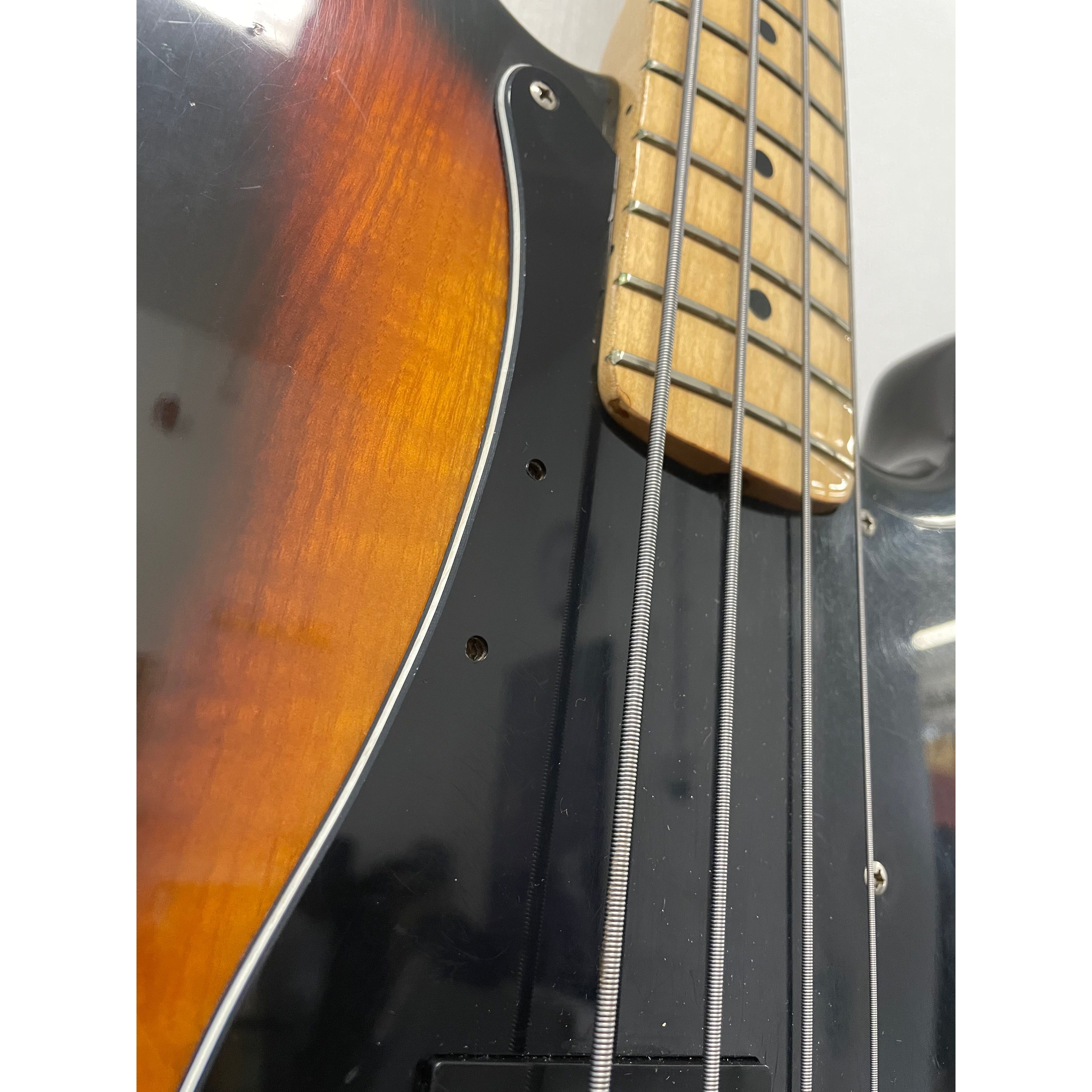 Fender USA Precision Bass 1979 in Sunburst with Hardcase Pre-Owned