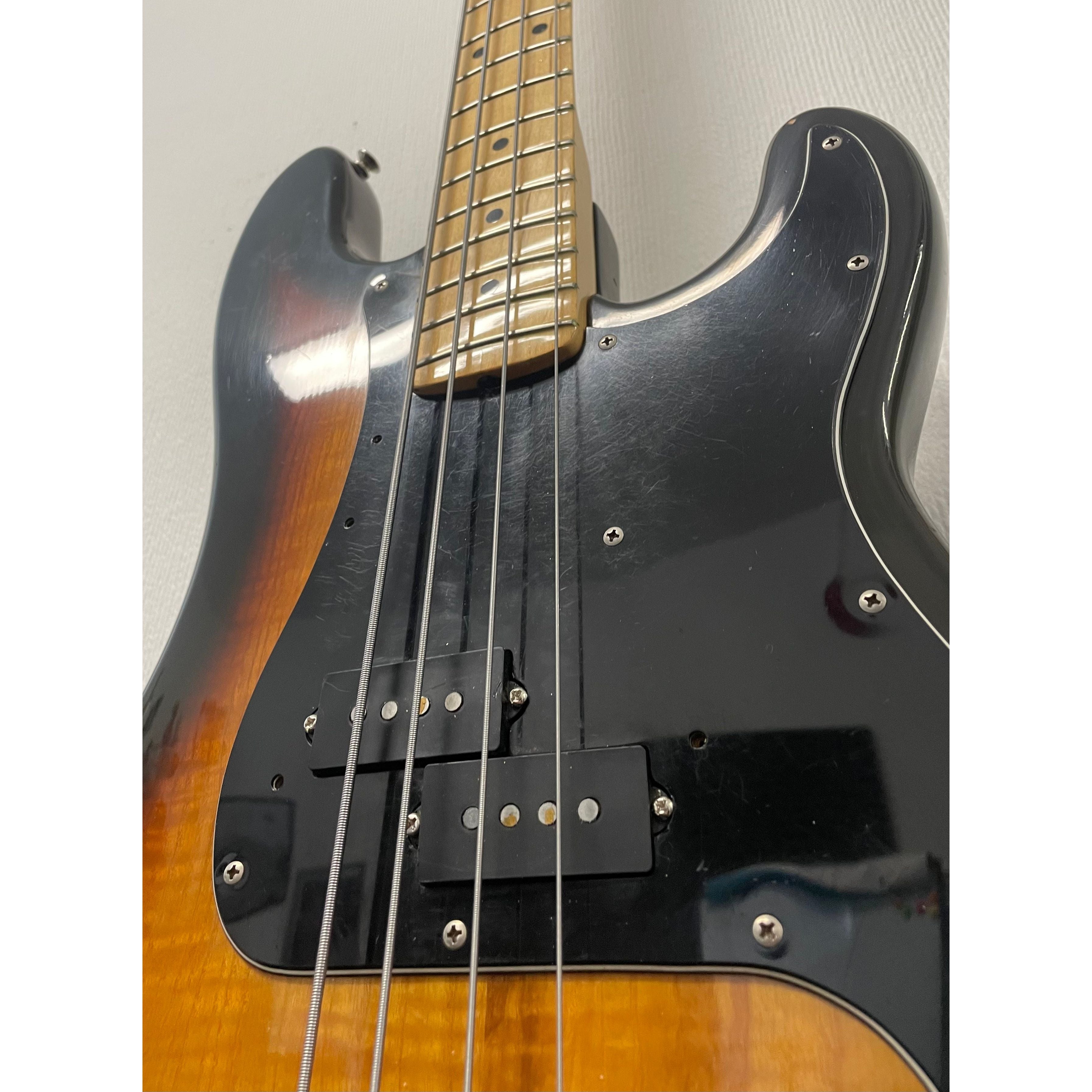 Fender USA Precision Bass 1979 in Sunburst with Hardcase Pre-Owned
