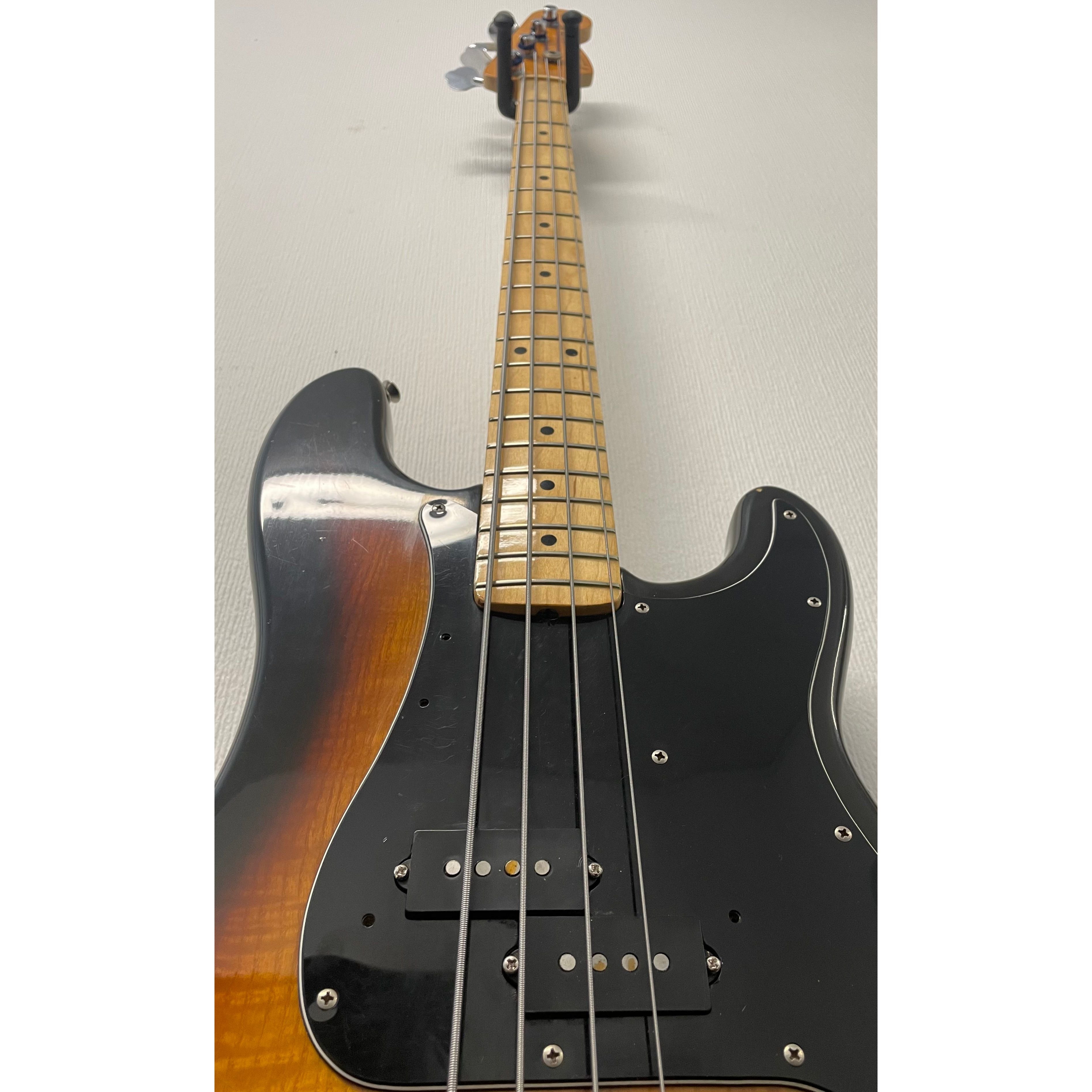 Fender USA Precision Bass 1979 in Sunburst with Hardcase Pre-Owned