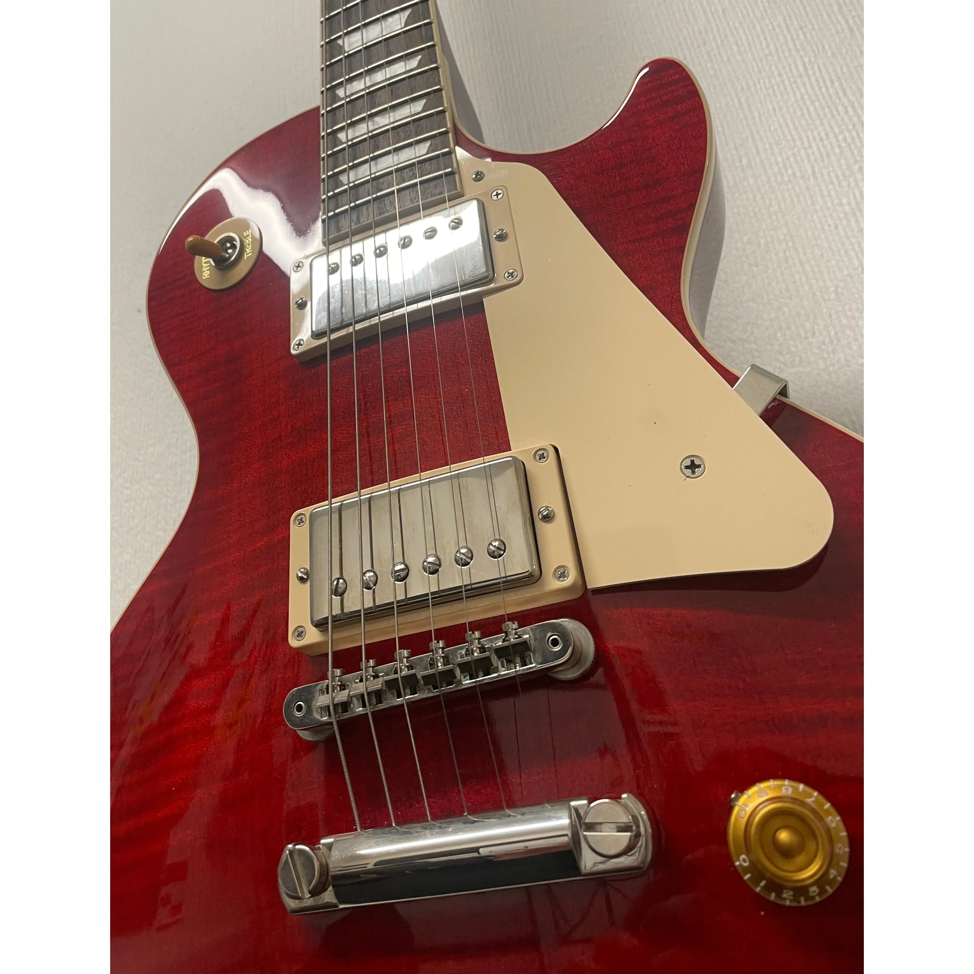 Gibson Les Paul Standard 50s Figured Top in Trans Cherry with Original Hardcase, Case Candy and Box