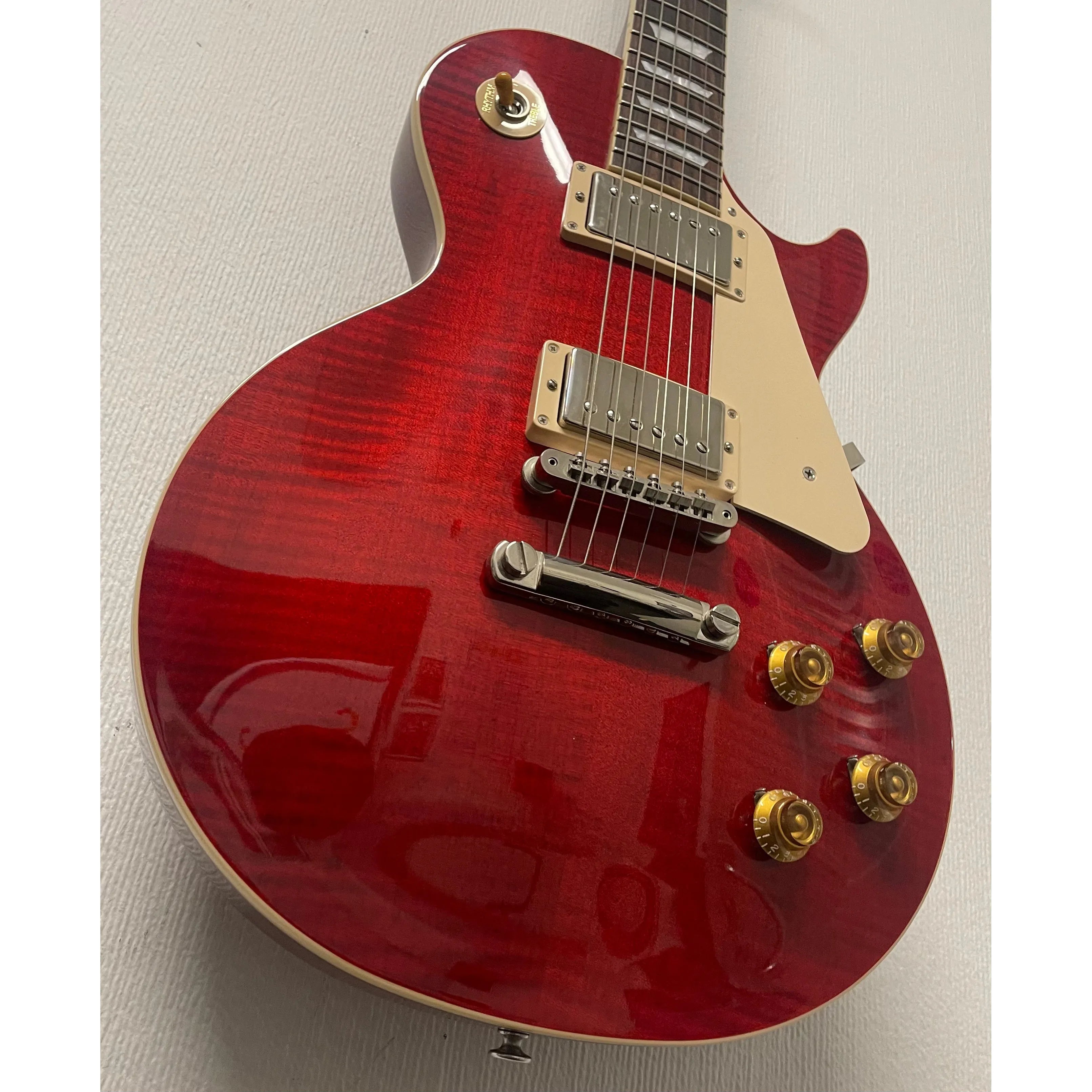 Gibson Les Paul Standard 50s Figured Top in Trans Cherry with Original Hardcase, Case Candy and Box