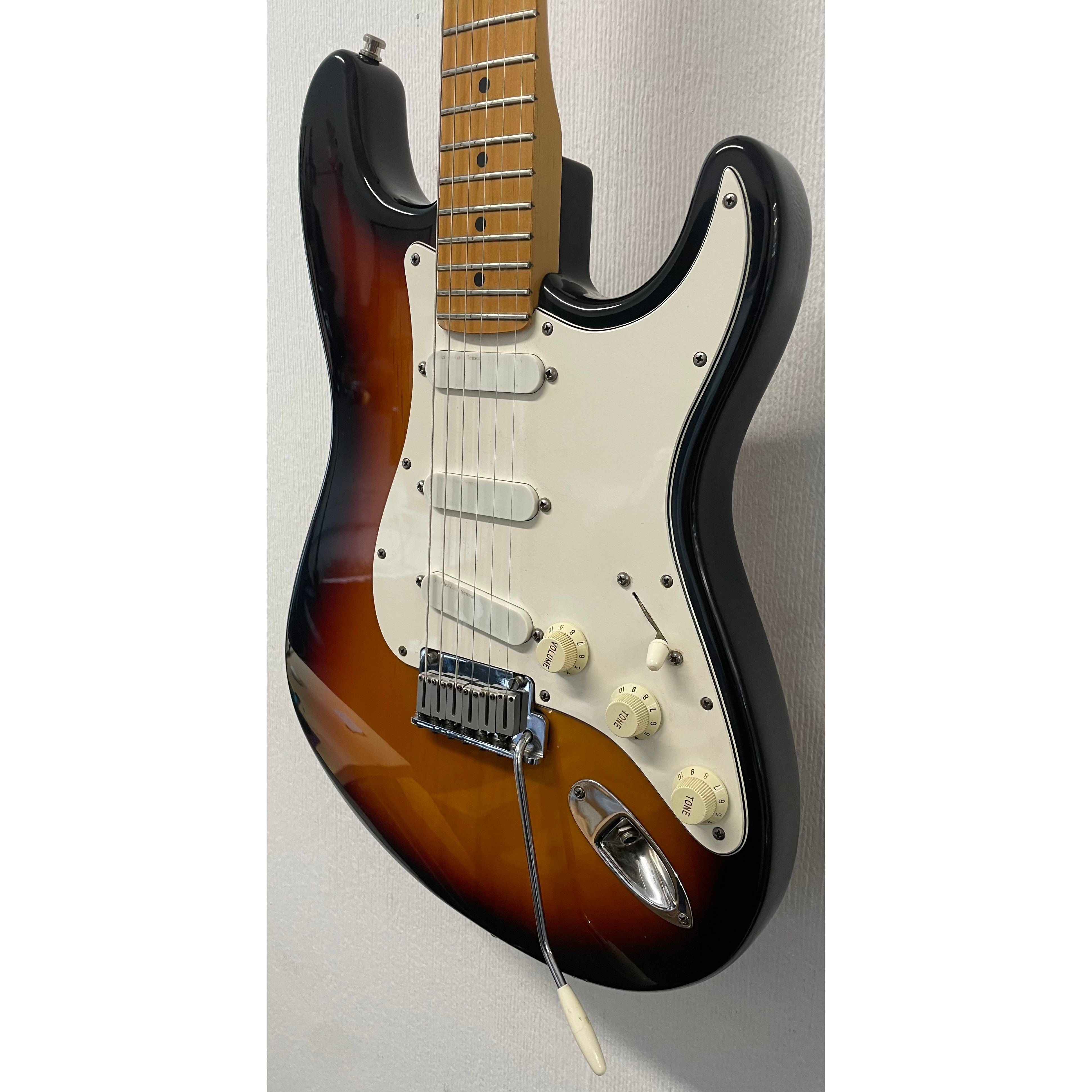 Fender USA Stratocaster 1989 in 3 Tone Sunburst with Fender Lace Sensor Pickups and Hardcase Pre-Owned