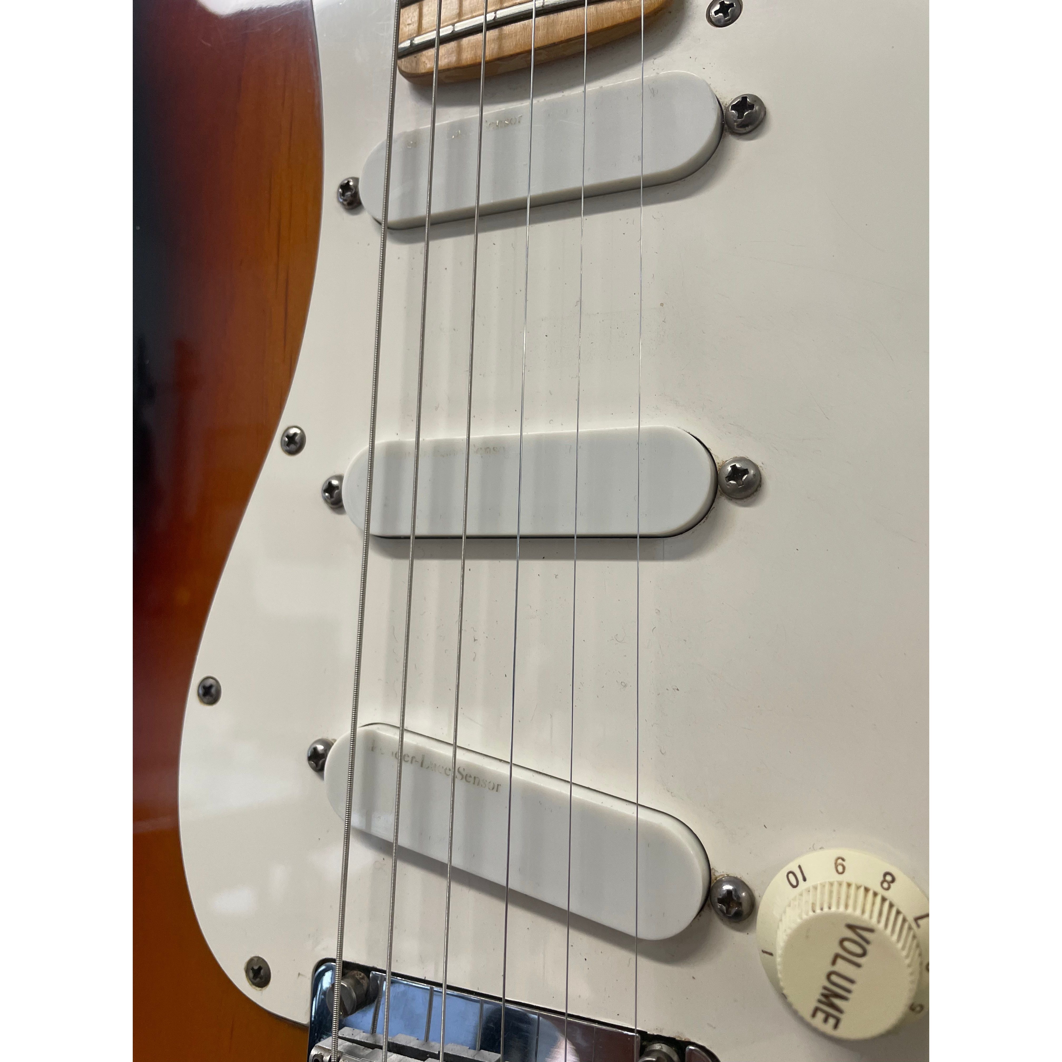 Fender USA Stratocaster 1989 in 3 Tone Sunburst with Fender Lace Sensor Pickups and Hardcase Pre-Owned