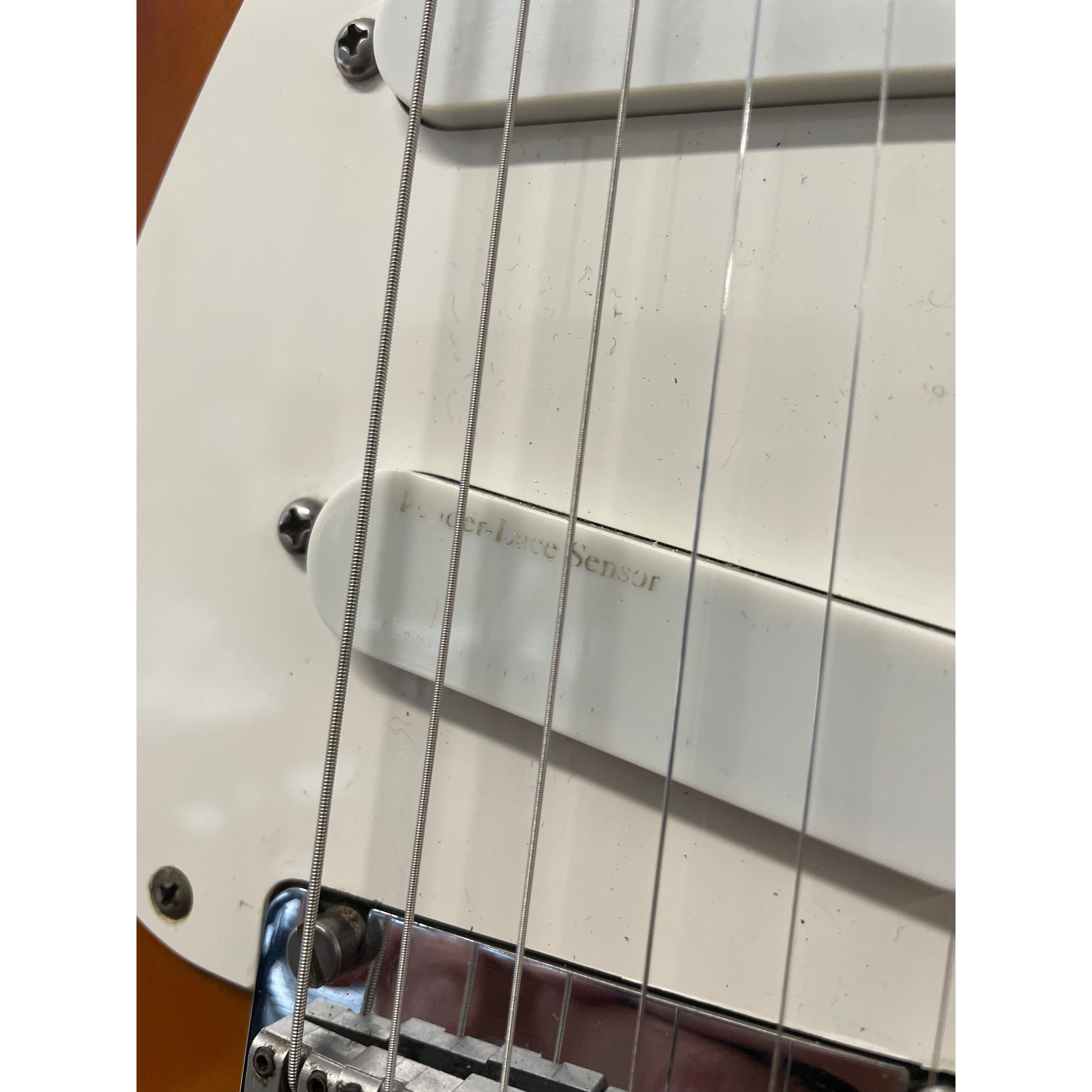 Fender USA Stratocaster 1989 in 3 Tone Sunburst with Fender Lace Sensor Pickups and Hardcase Pre-Owned