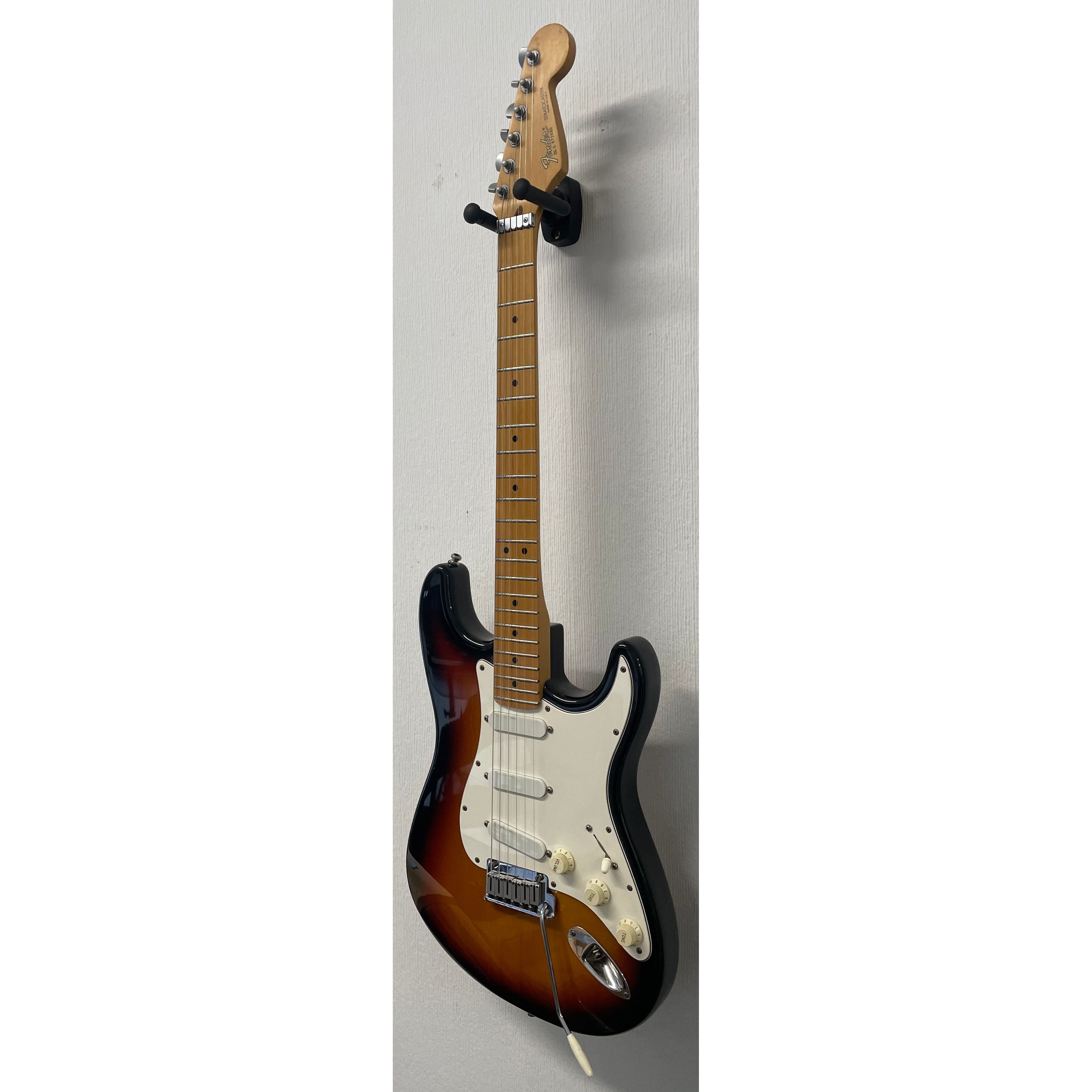 Fender USA Stratocaster 1989 in 3 Tone Sunburst with Fender Lace Sensor Pickups and Hardcase Pre-Owned