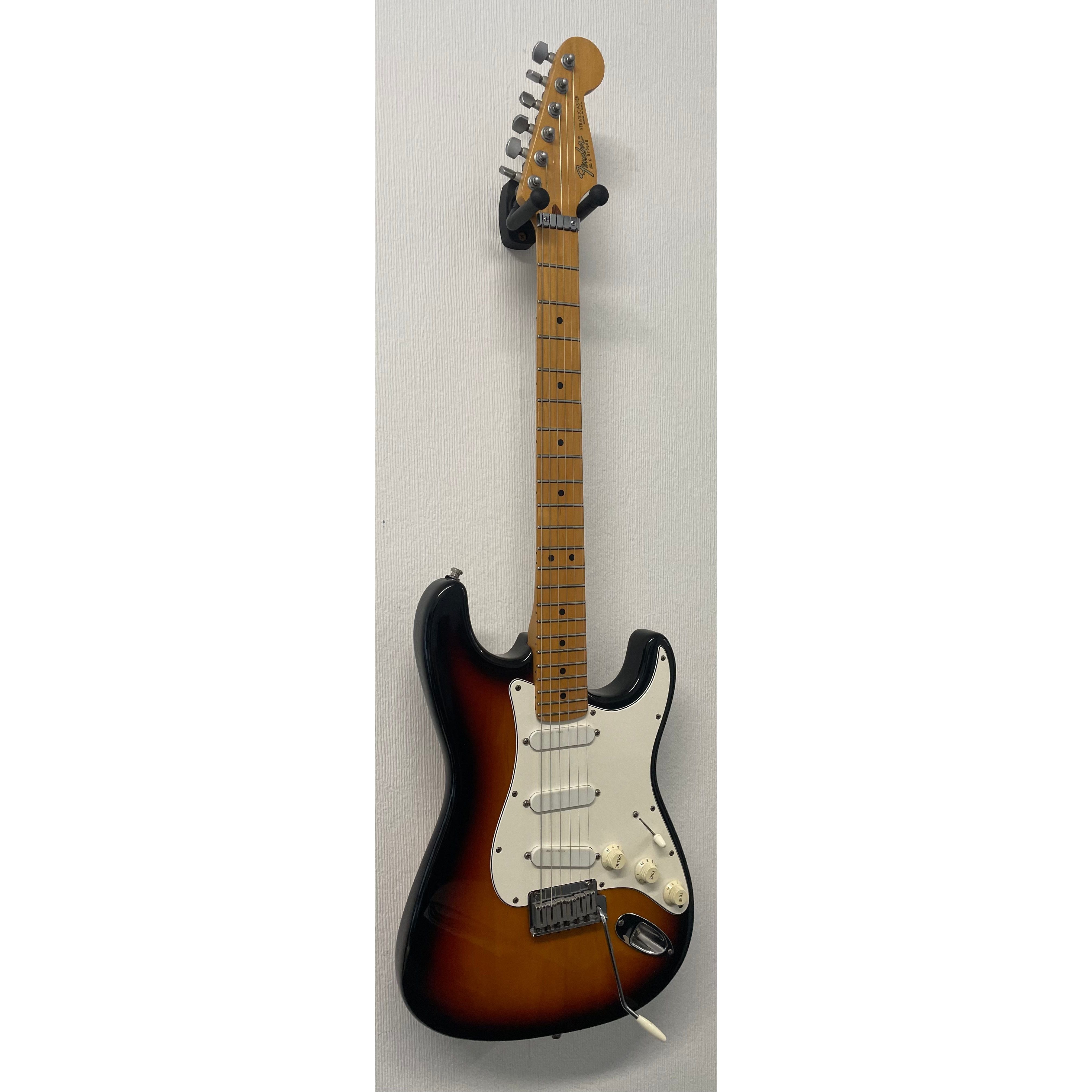 Fender USA Stratocaster 1989 in 3 Tone Sunburst with Fender Lace Sensor Pickups and Hardcase Pre-Owned