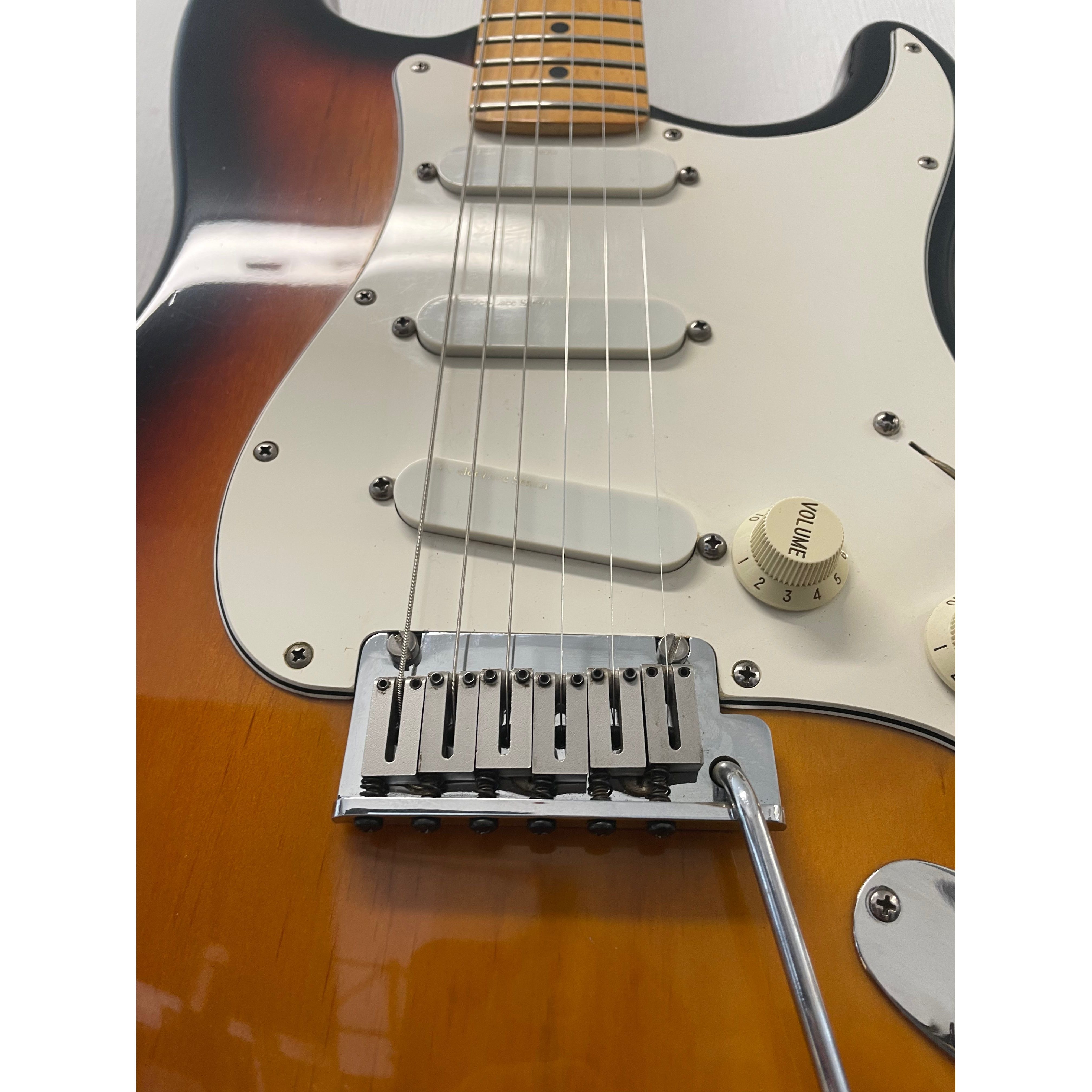 Fender USA Stratocaster 1989 in 3 Tone Sunburst with Fender Lace Sensor Pickups and Hardcase Pre-Owned