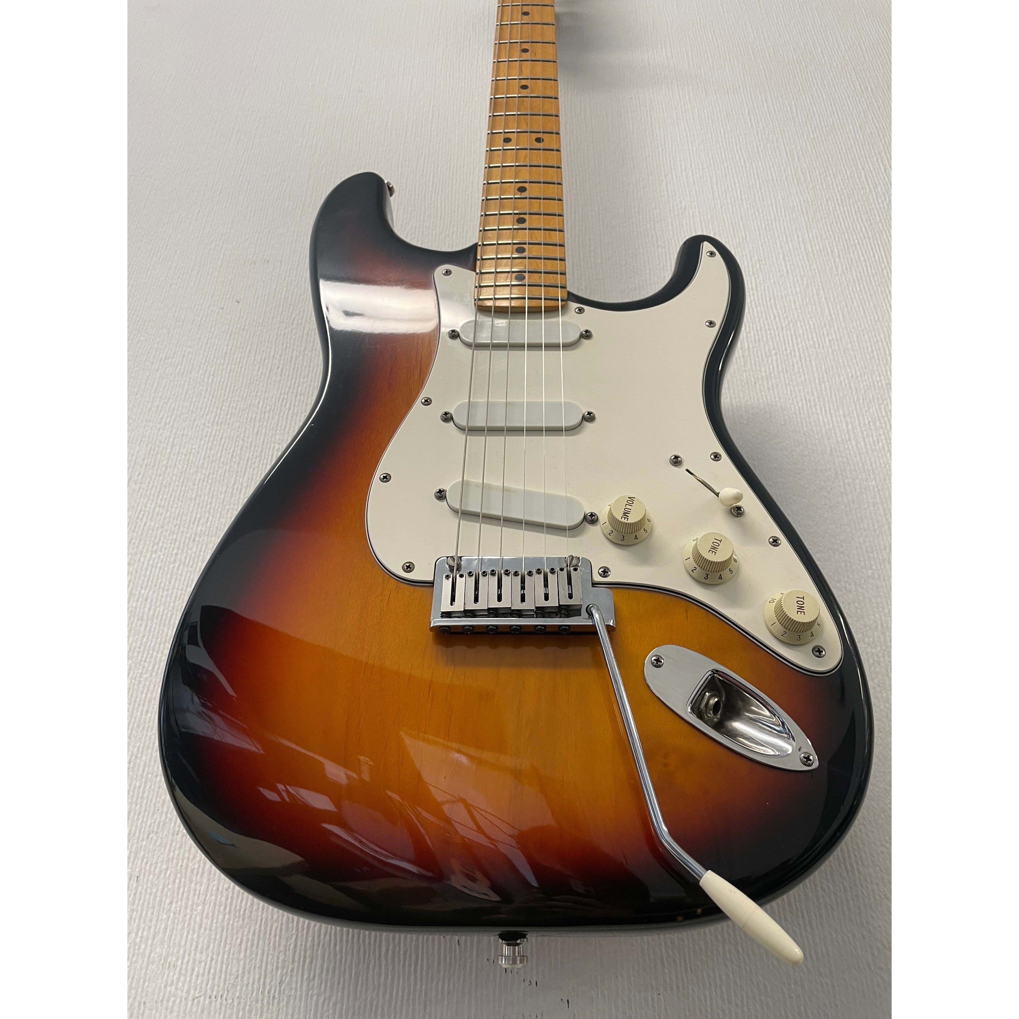 Fender USA Stratocaster 1989 in 3 Tone Sunburst with Fender Lace Sensor Pickups and Hardcase Pre-Owned