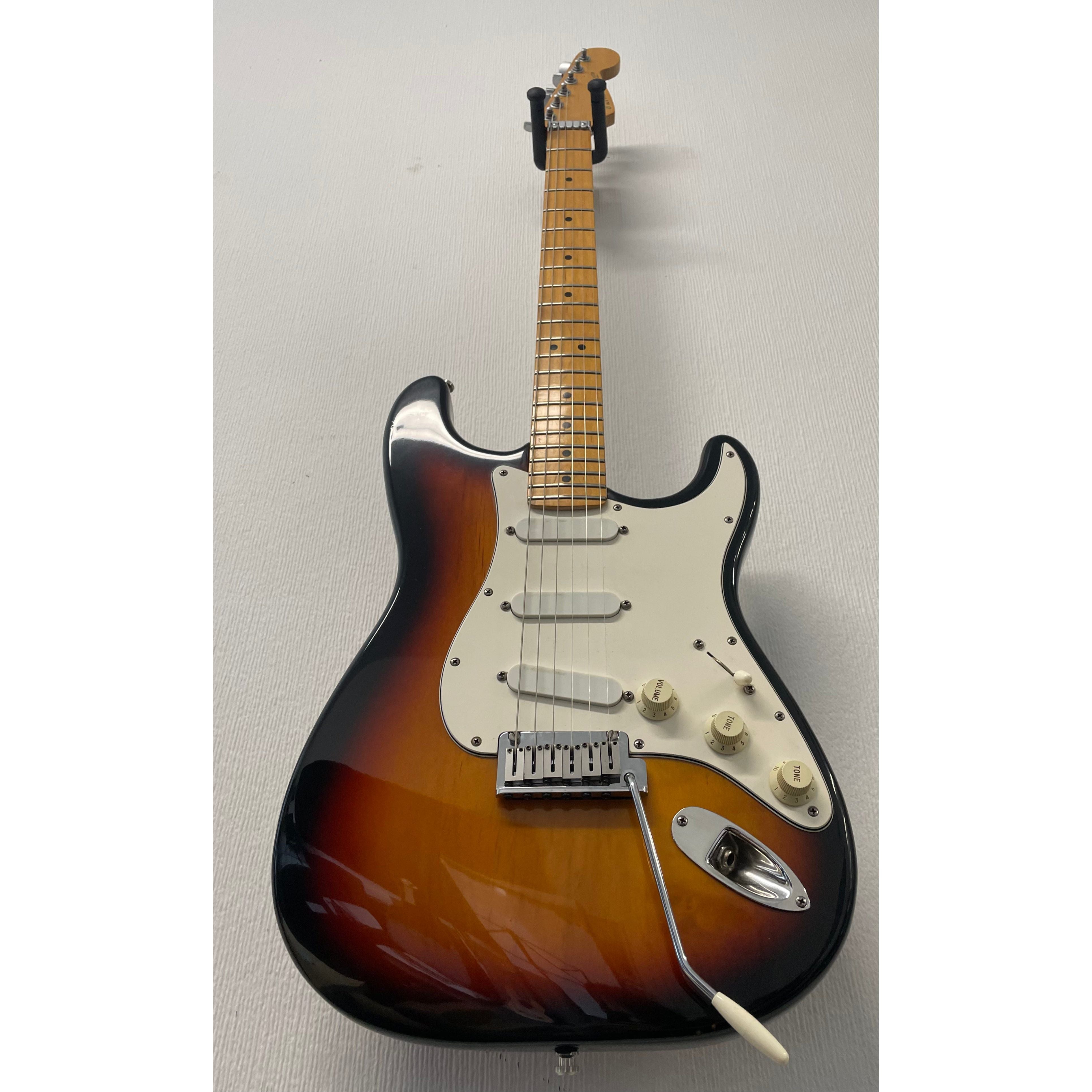 Fender USA Stratocaster 1989 in 3 Tone Sunburst with Fender Lace Sensor Pickups and Hardcase Pre-Owned