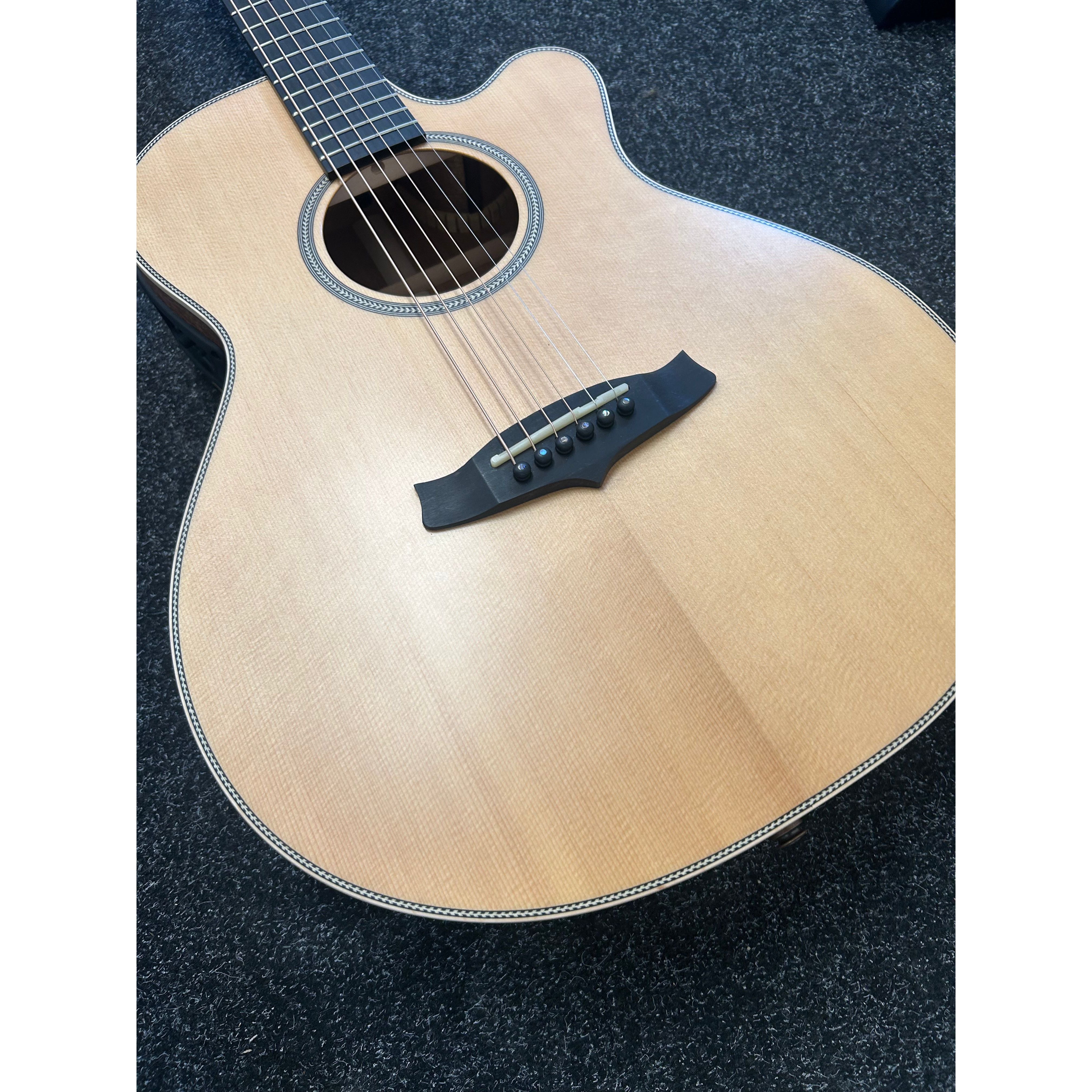 Tanglewood TGB4CE Great Britain 'Super Folk Cutaway' Electro Acoustic Guitar