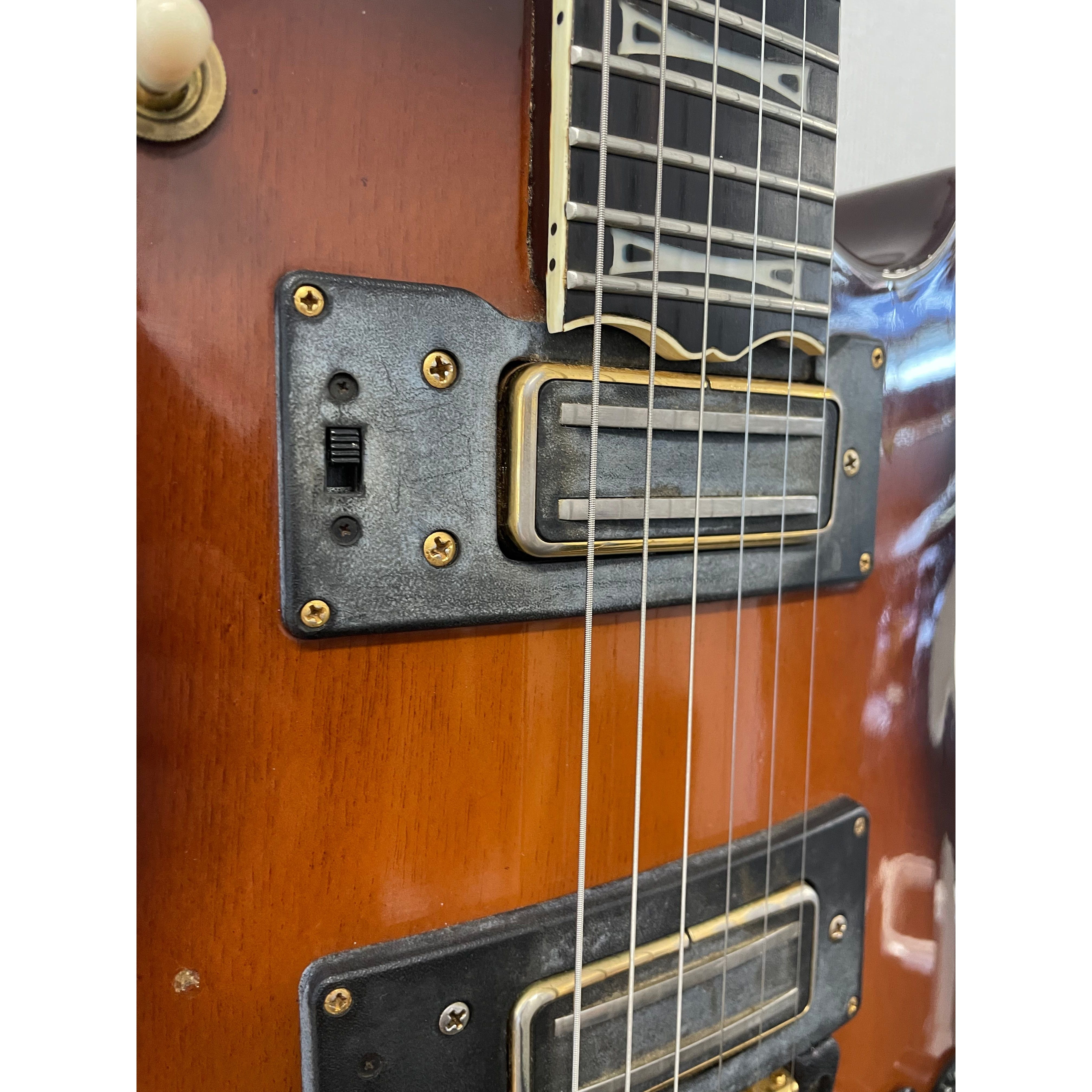 Ovation Ultra Kamen II (UK II) in Sunburst with Original Hardcase Pre-Owned