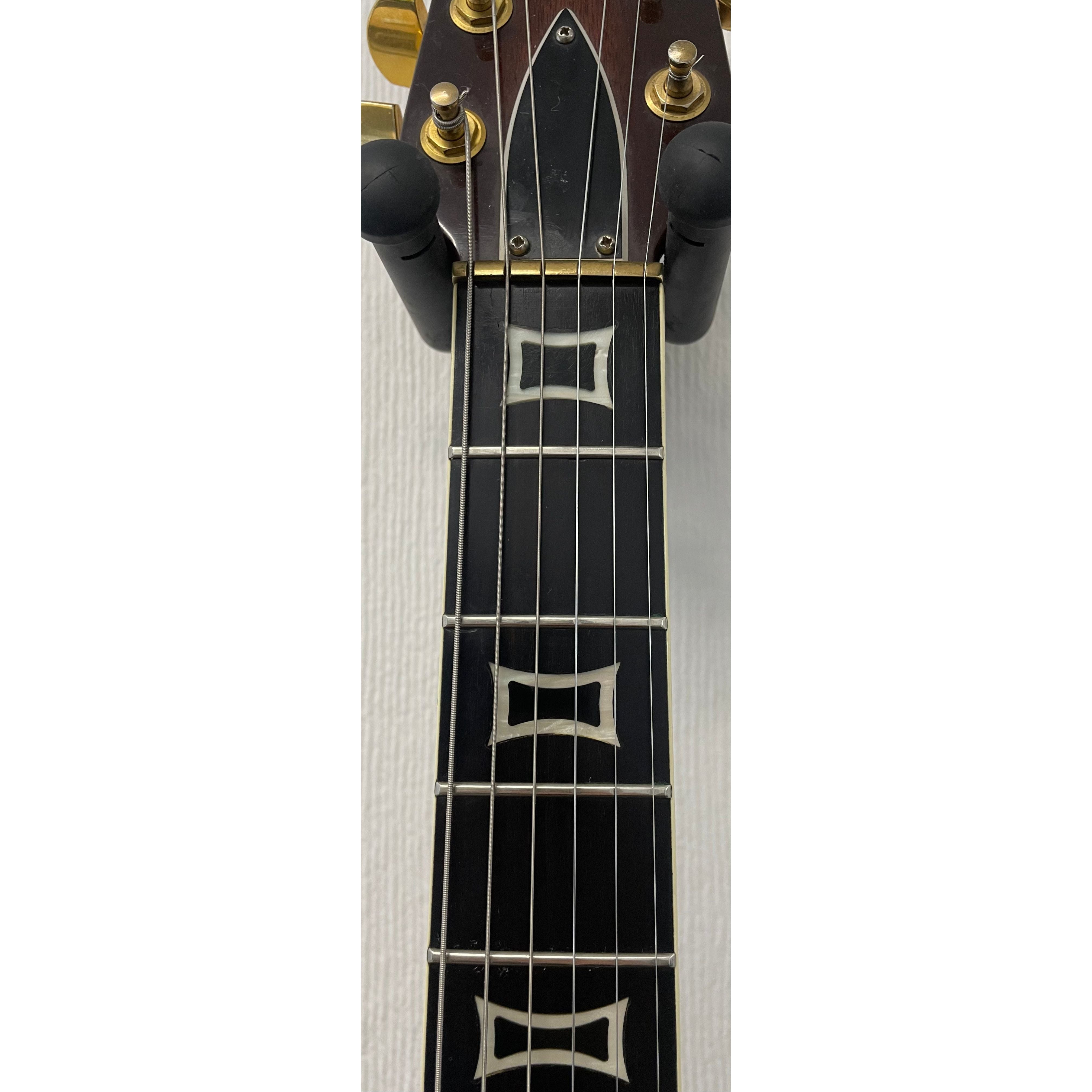 Ovation Ultra Kamen II (UK II) in Sunburst with Original Hardcase Pre-Owned