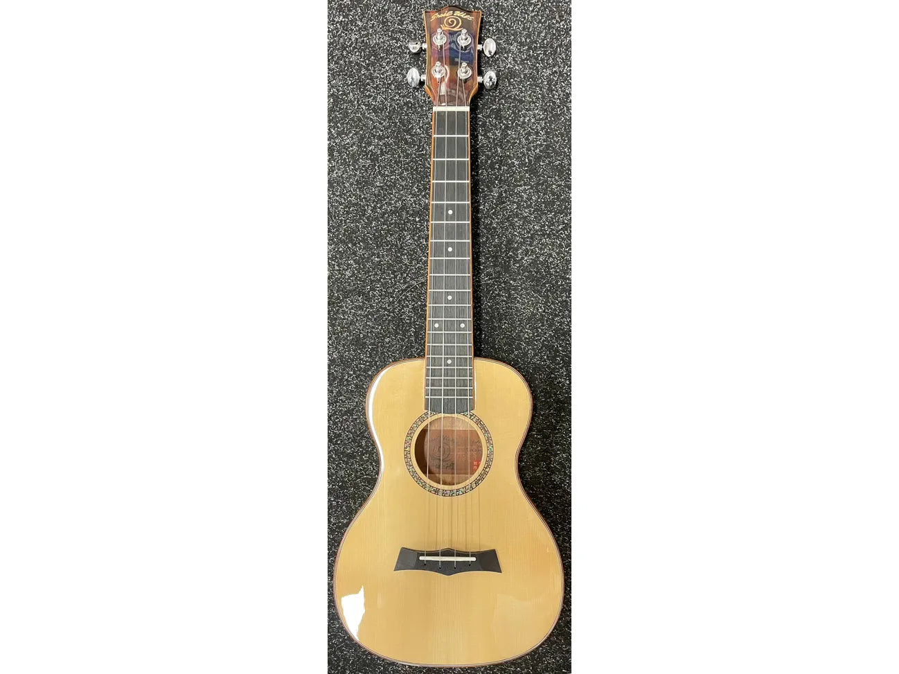 Snail Slimline Tenor Ukulele Solid Spruce Top STU-20T