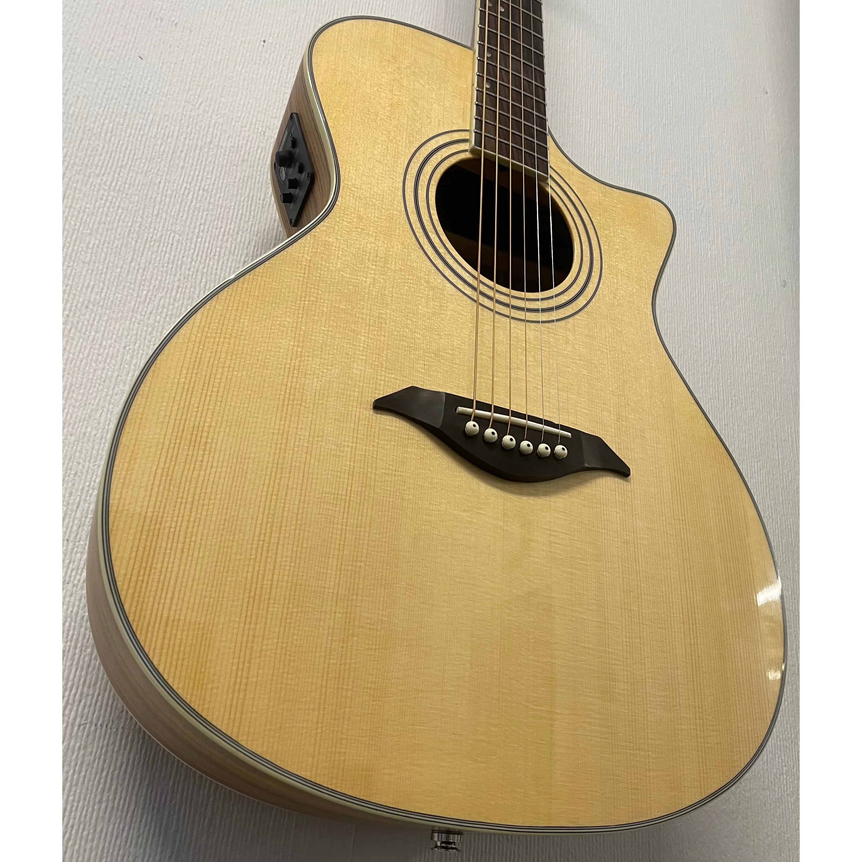 Turner Grand Concert 42CE Electro Acoustic Guitar