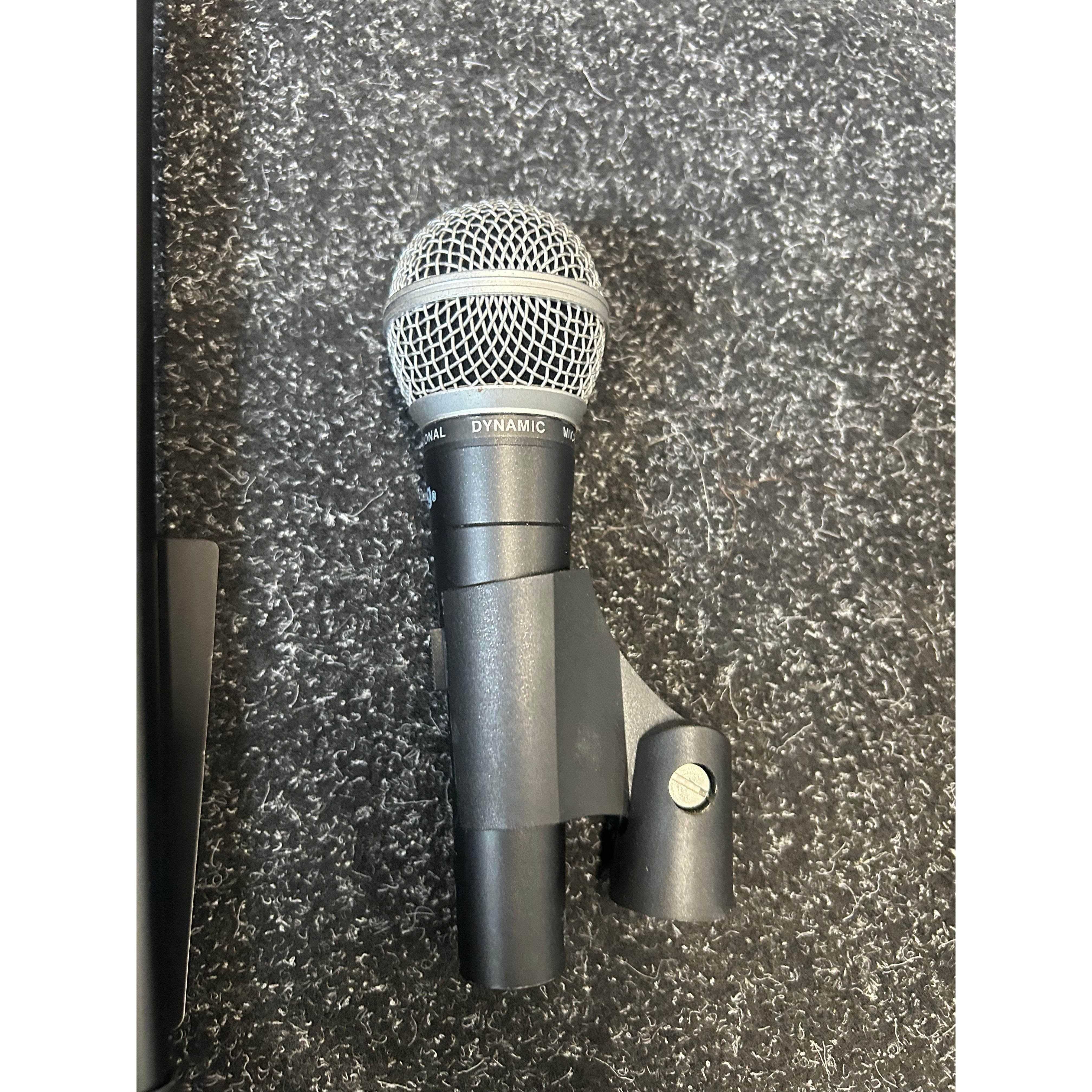 Stagg Microphone Performer Set, Mic, Stand and Clip - B-Stock