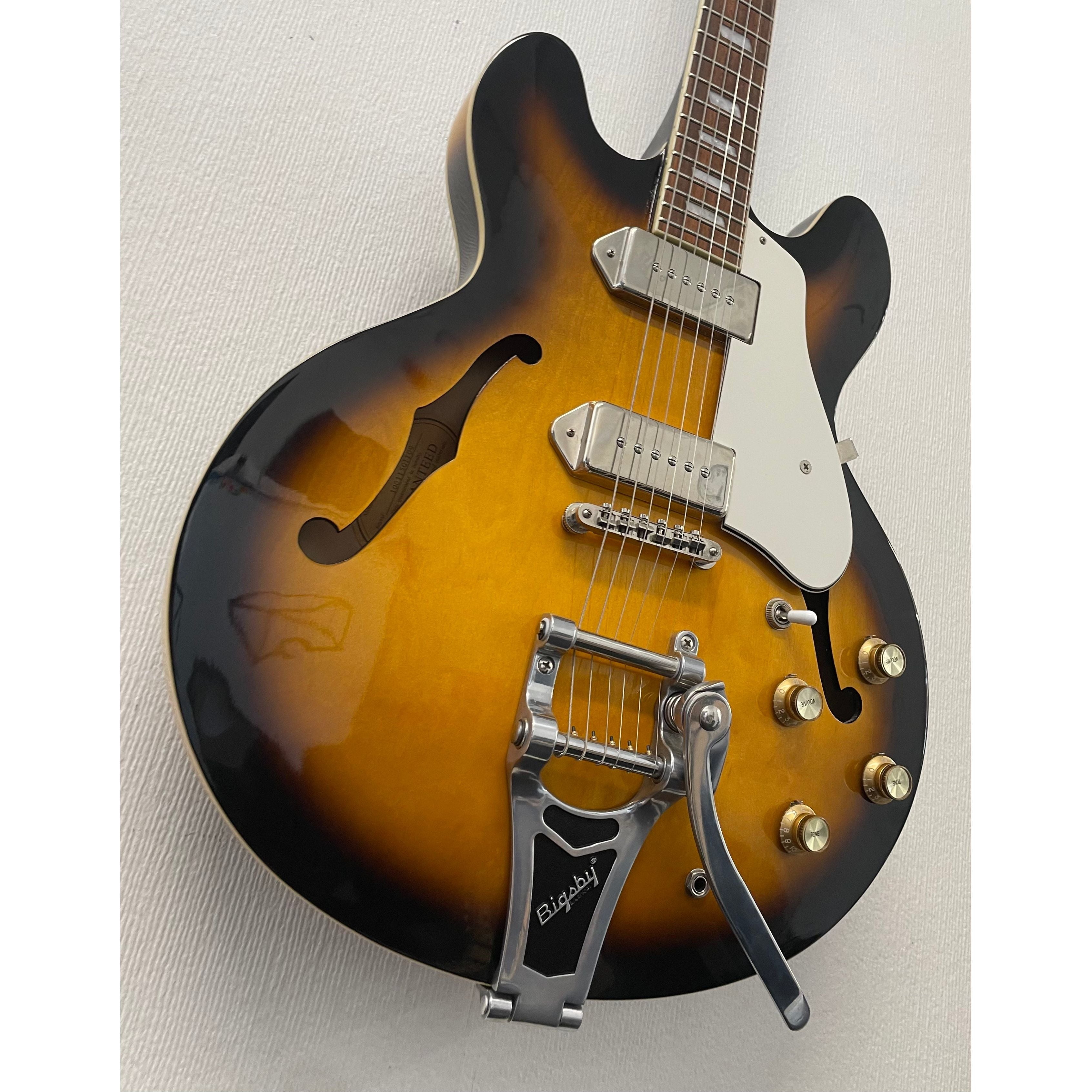 Epiphone Casino VS Bigsby Hollowbody Electric Guitar in Vintage Sunburst Pre-Owned