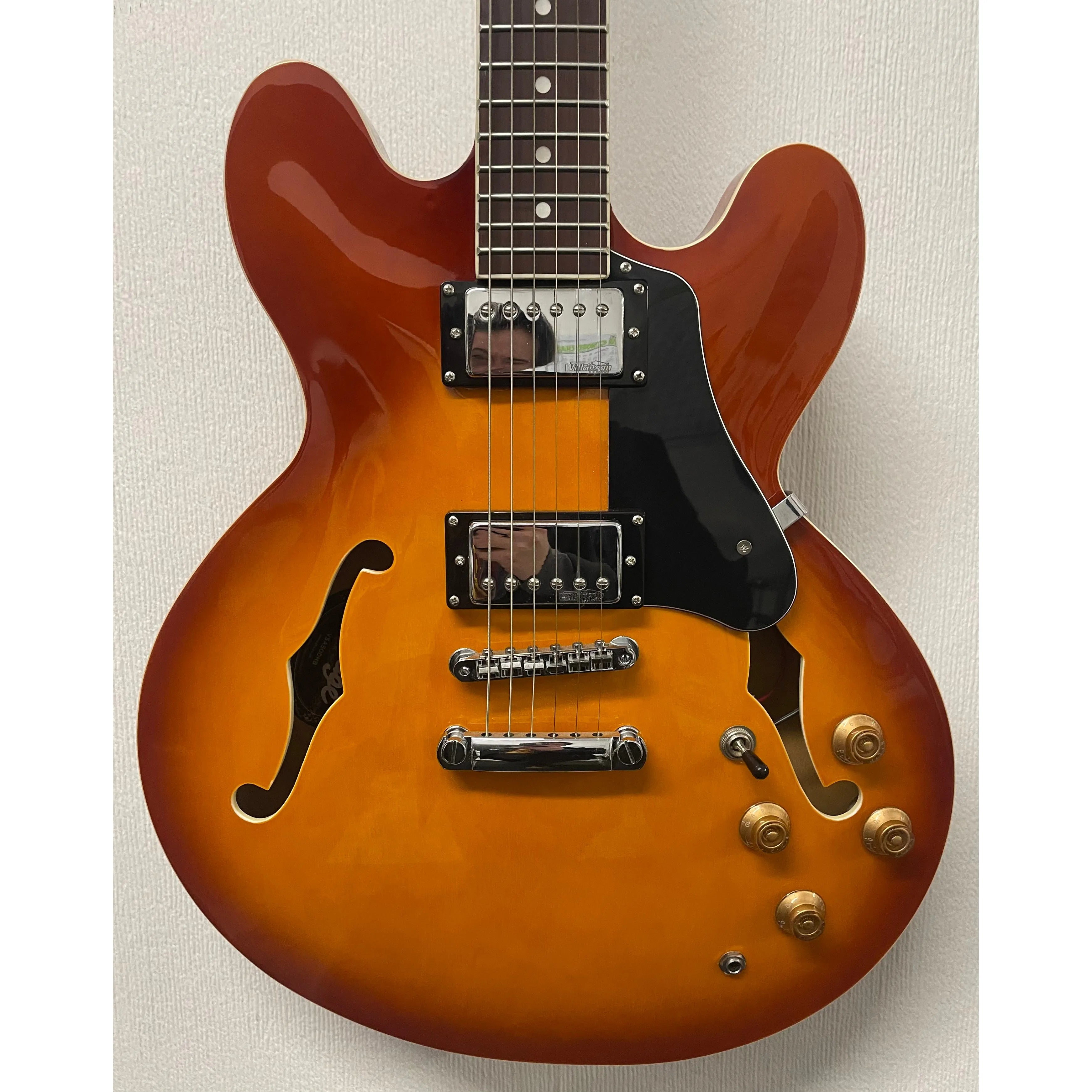 Vintage Hollowbody Electric Guitar VSA500 in Honeyburst Pre-Owned