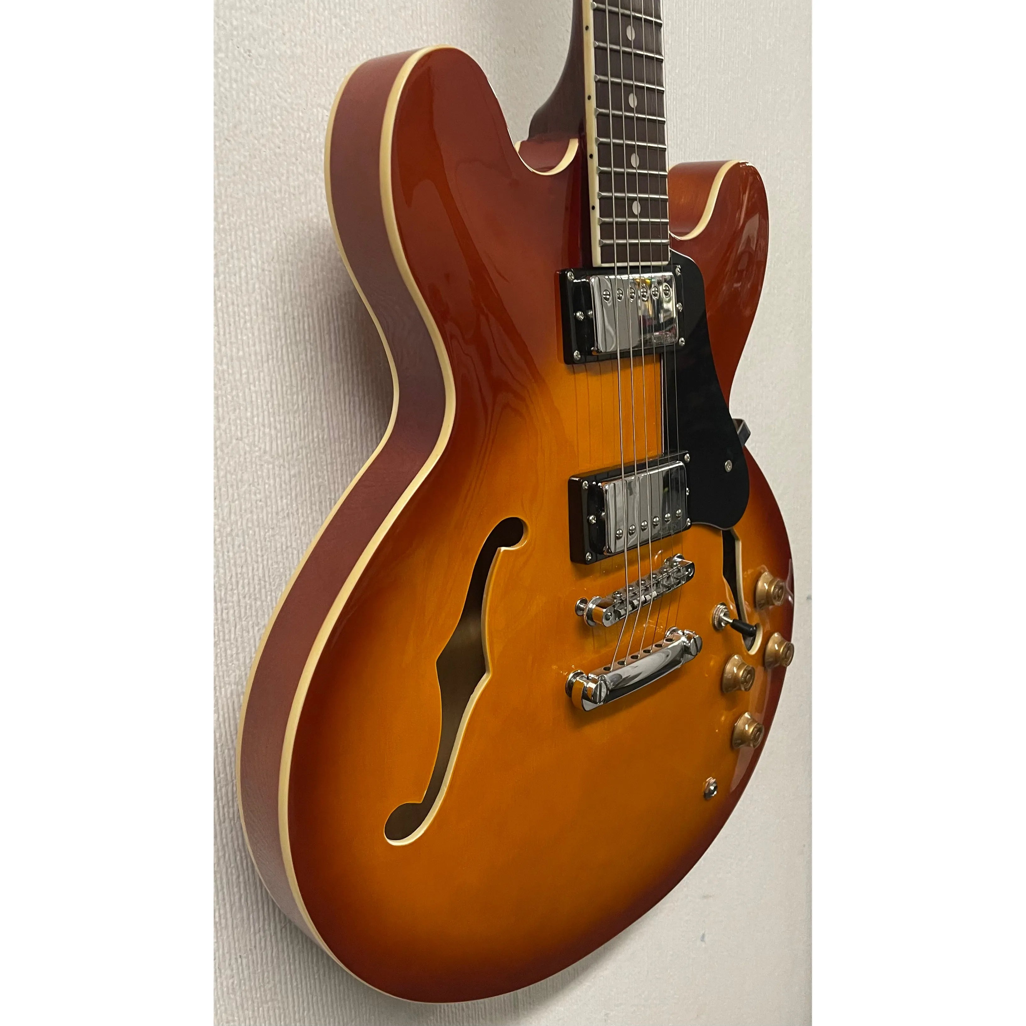 Vintage Hollowbody Electric Guitar VSA500 in Honeyburst Pre-Owned
