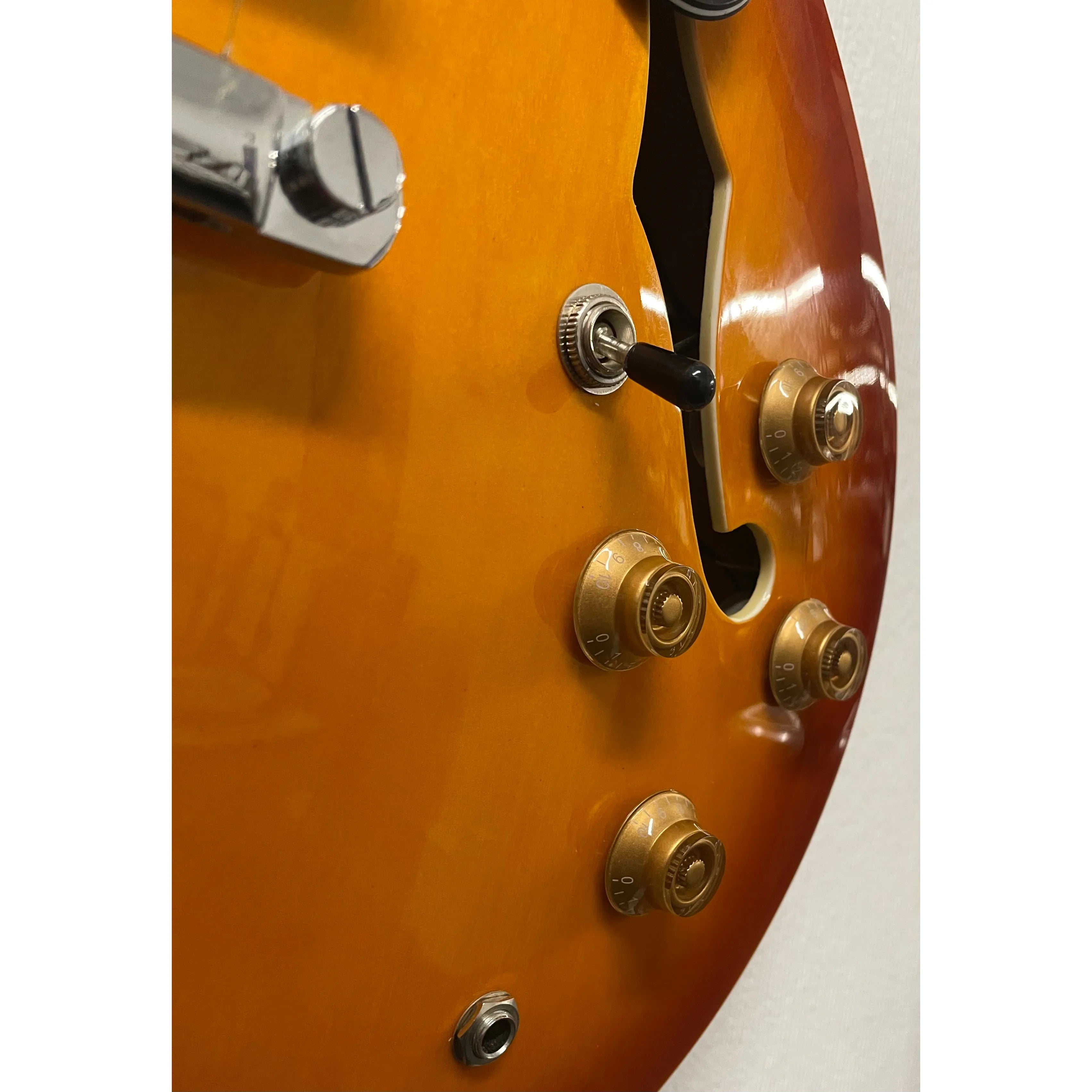 Vintage Hollowbody Electric Guitar VSA500 in Honeyburst Pre-Owned