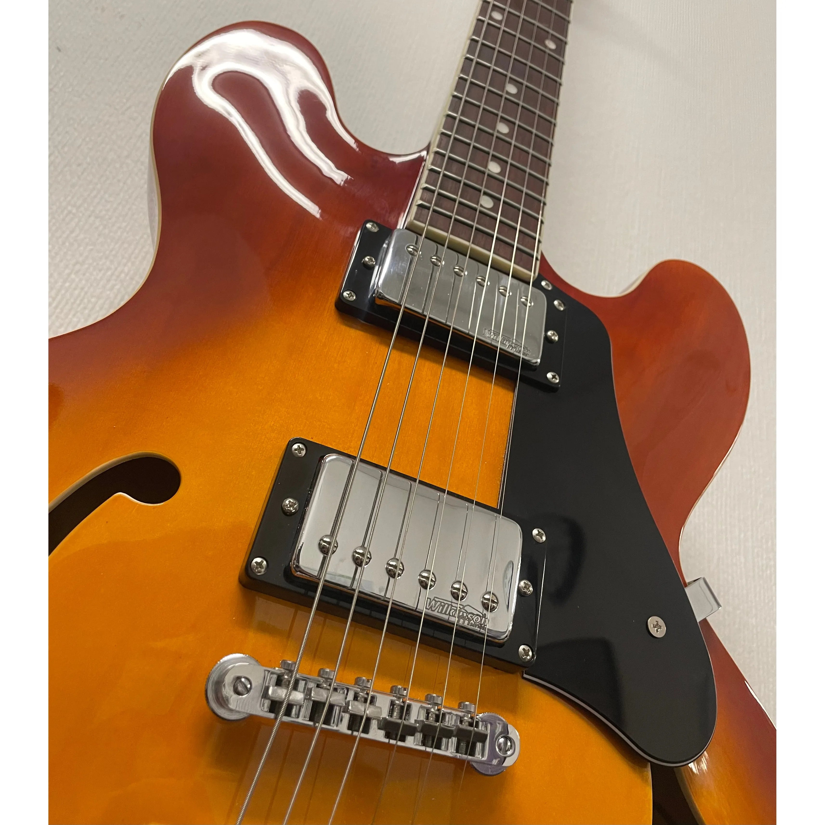 Vintage Hollowbody Electric Guitar VSA500 in Honeyburst Pre-Owned