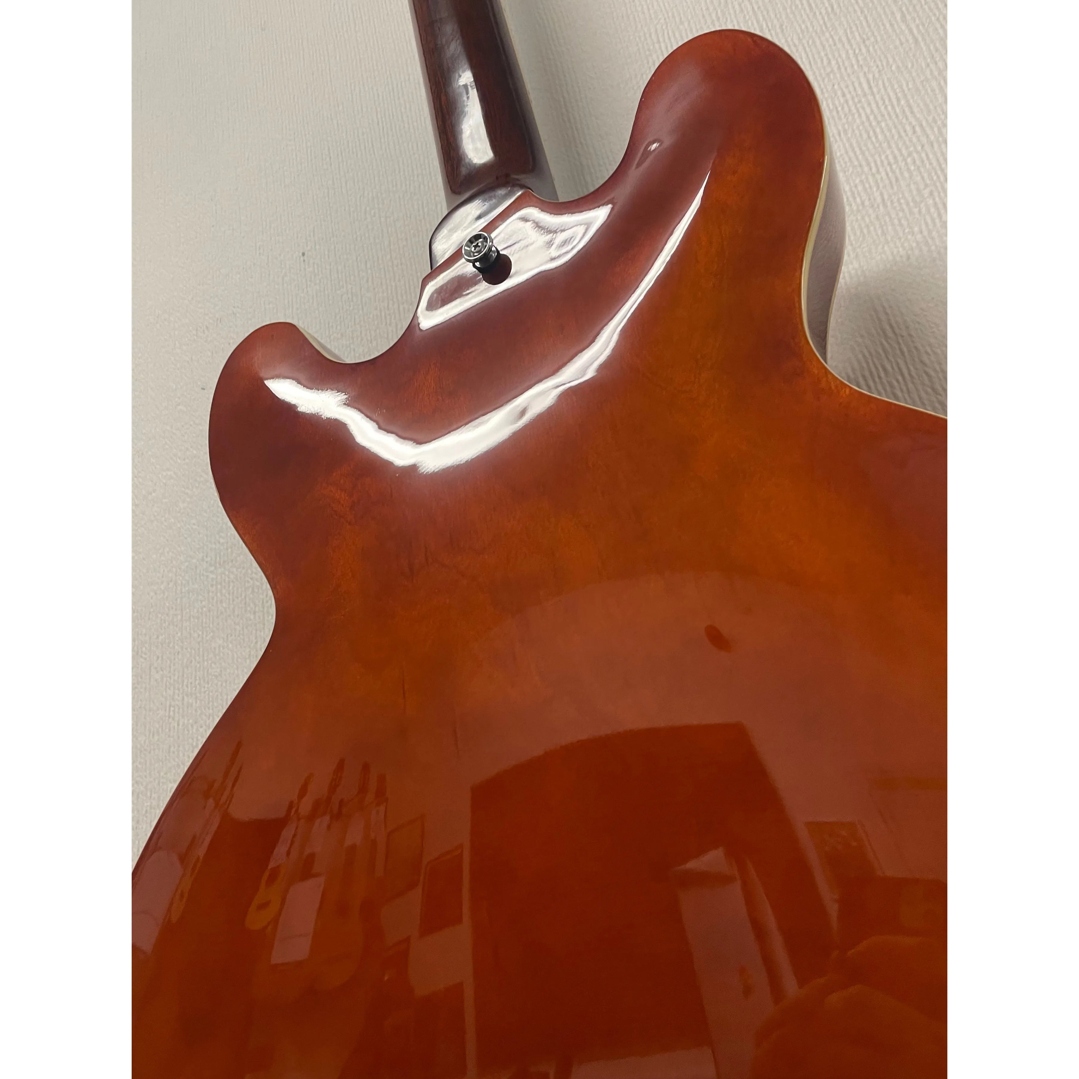 Vintage Hollowbody Electric Guitar VSA500 in Honeyburst Pre-Owned