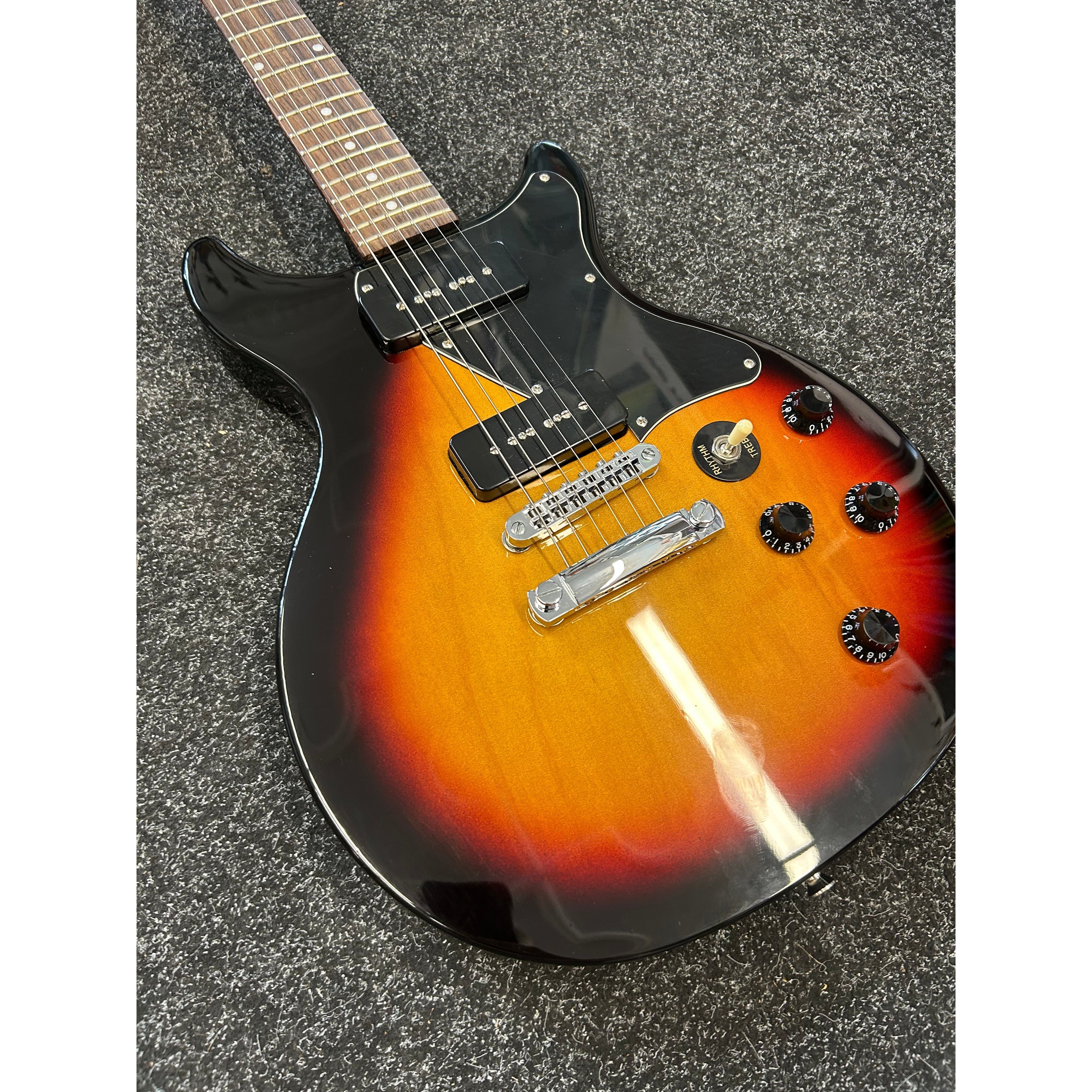 Cruiser by Crafter DC LJ550 Double Cut LP-Style Electric Guitar with P90’s in Sunburst Pre-Owned
