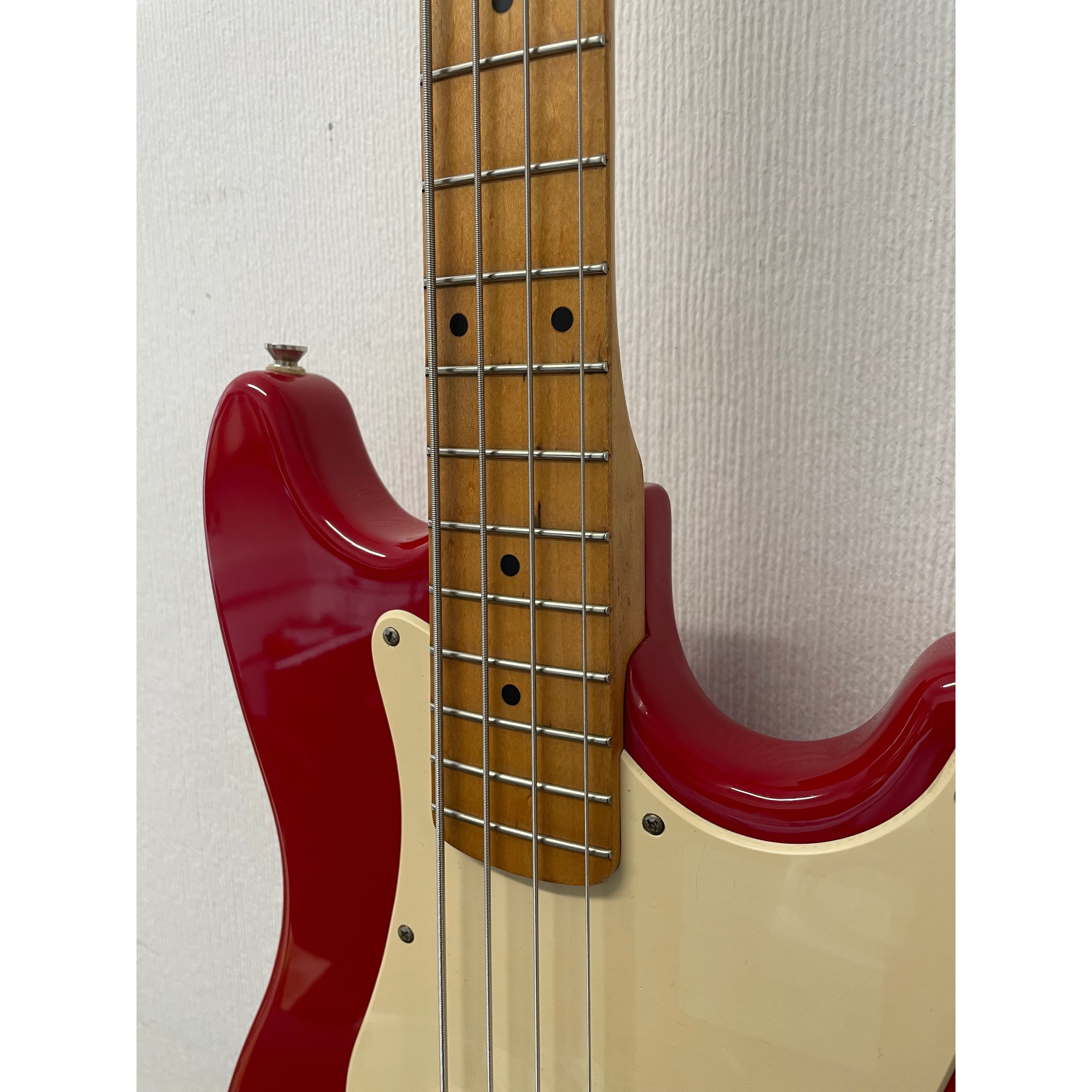 Squier Affinity Bronco Bass in Torino Red Pre-Owned