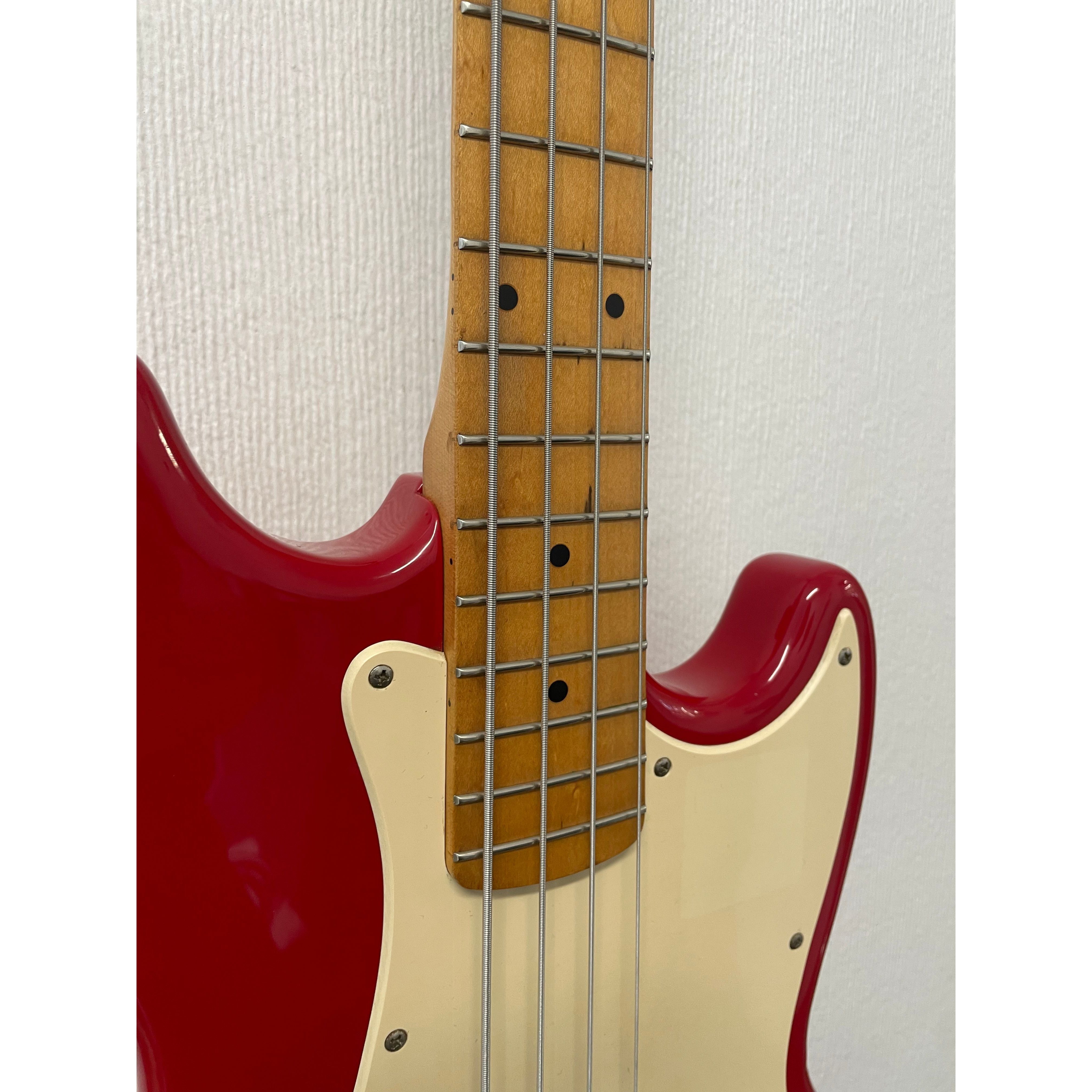 Squier Affinity Bronco Bass in Torino Red Pre-Owned