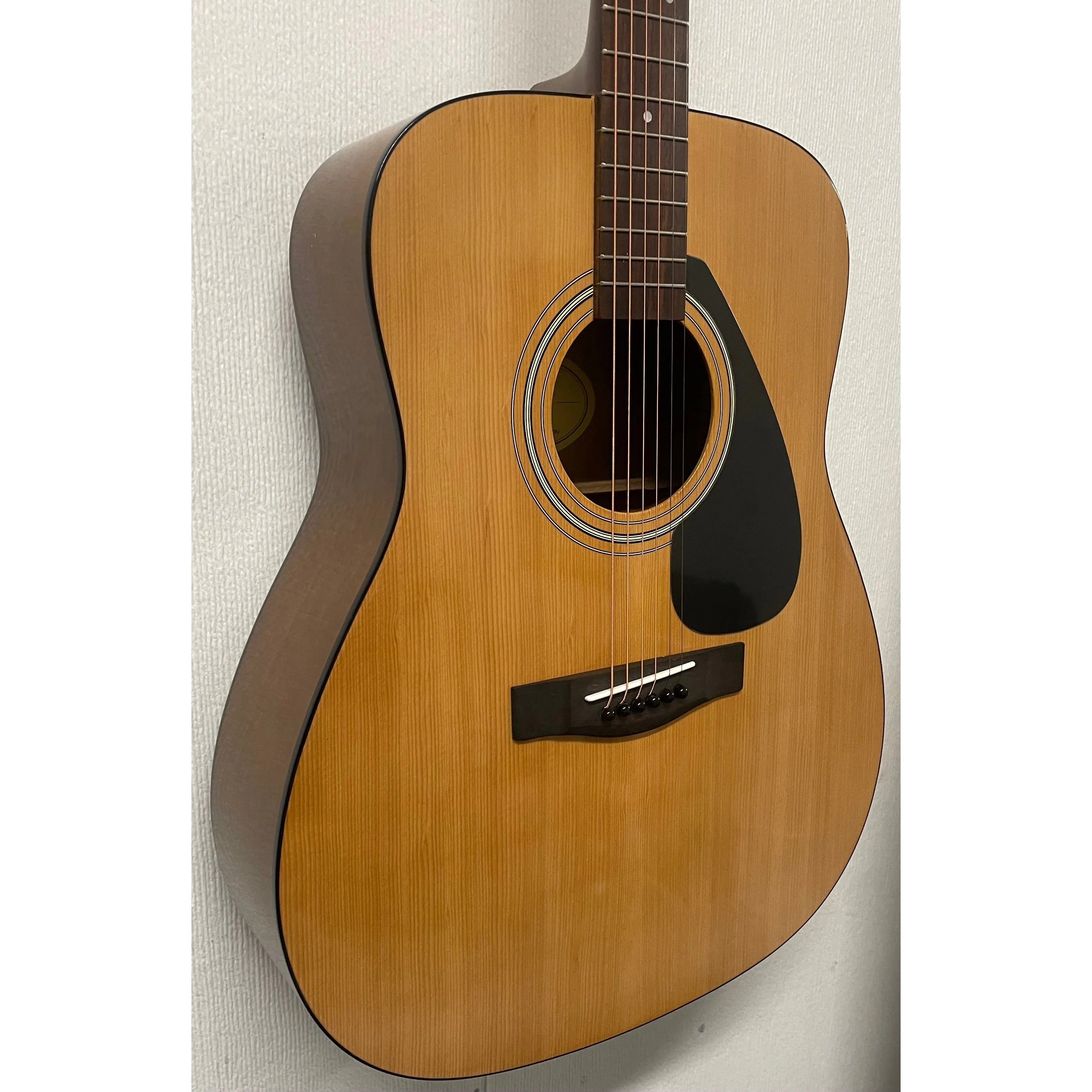 Yamaha F310 Dreadnought Size Acoustic Guitar in Natural Pre-Owned