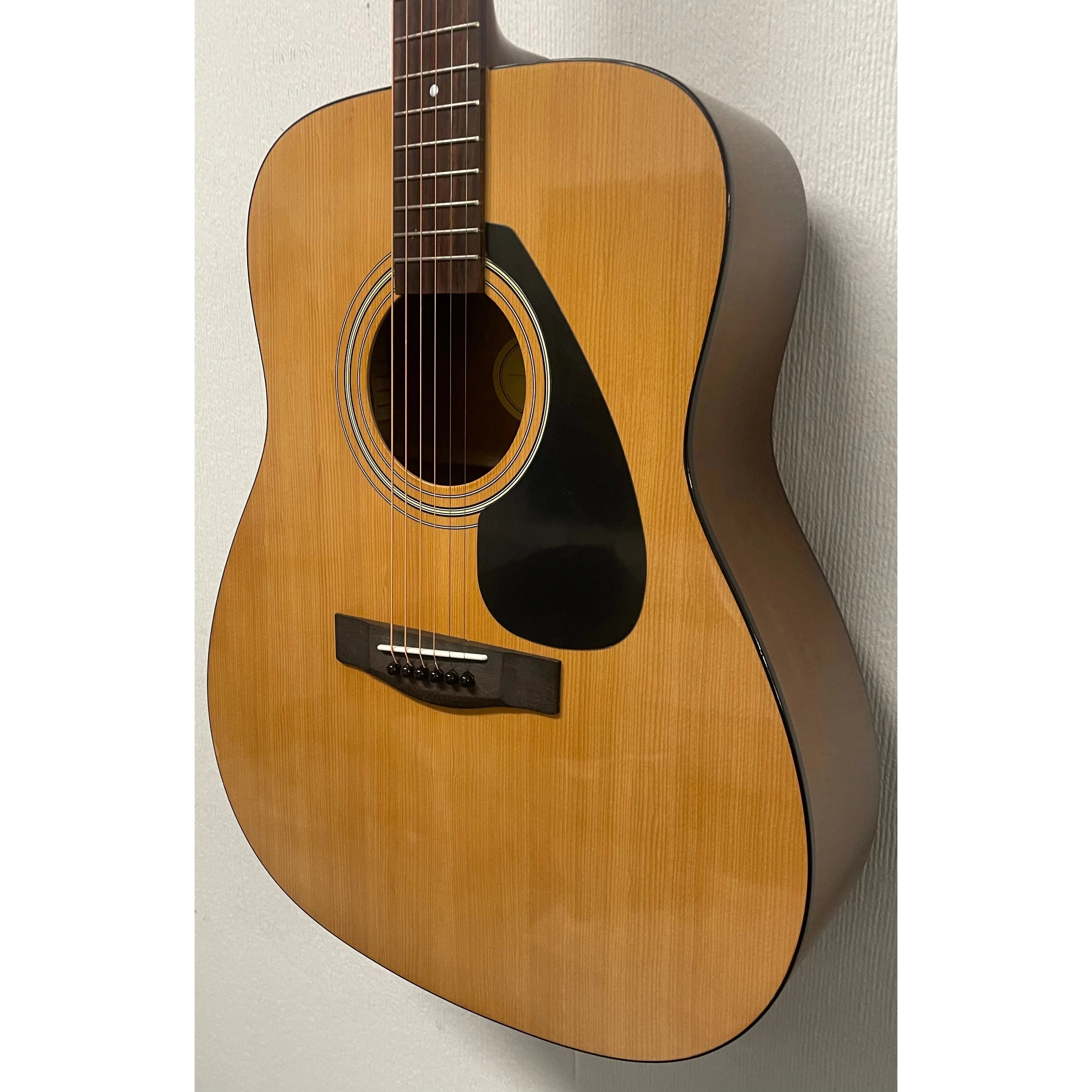 Yamaha F310 Dreadnought Size Acoustic Guitar in Natural Pre-Owned