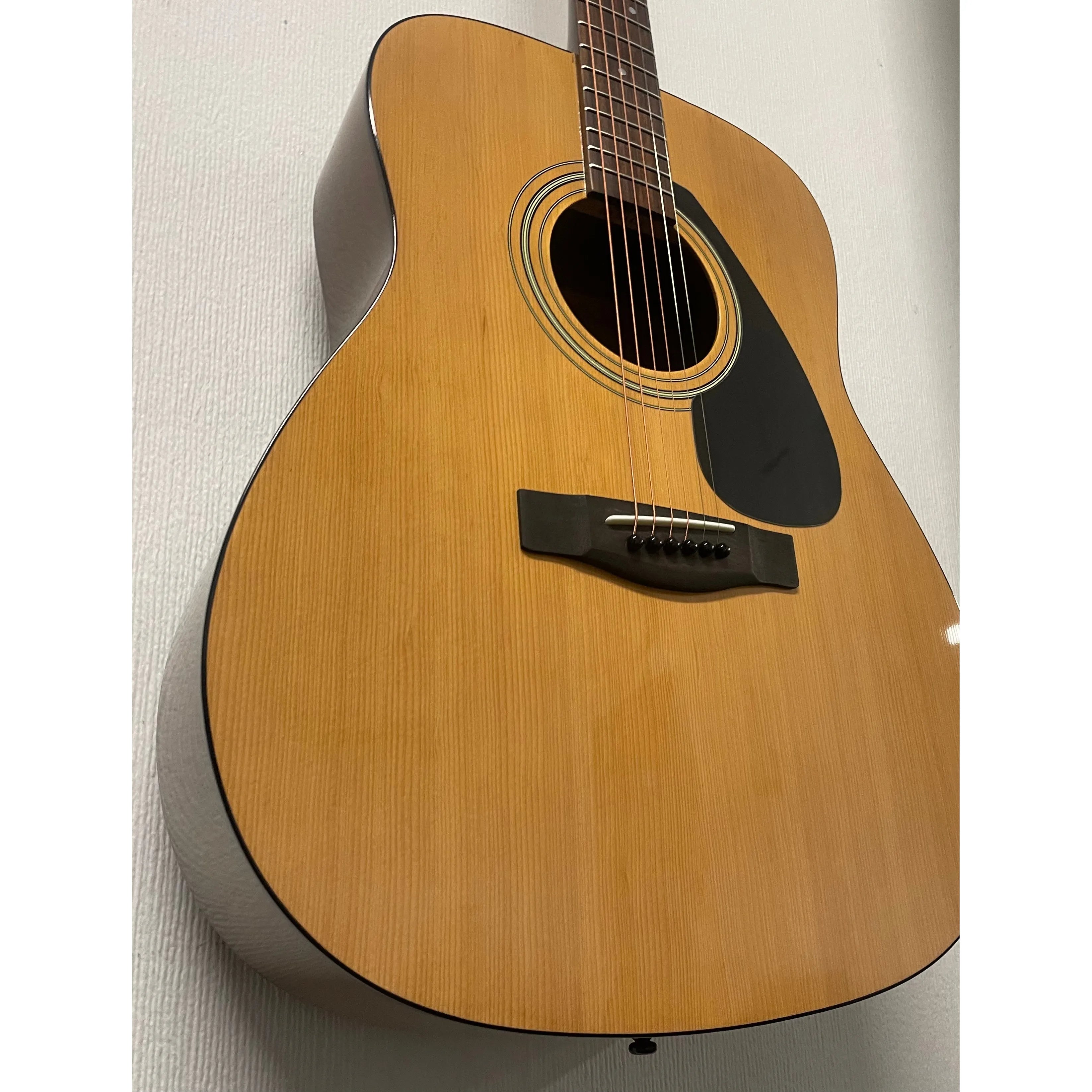Yamaha F310 Dreadnought Size Acoustic Guitar in Natural Pre-Owned