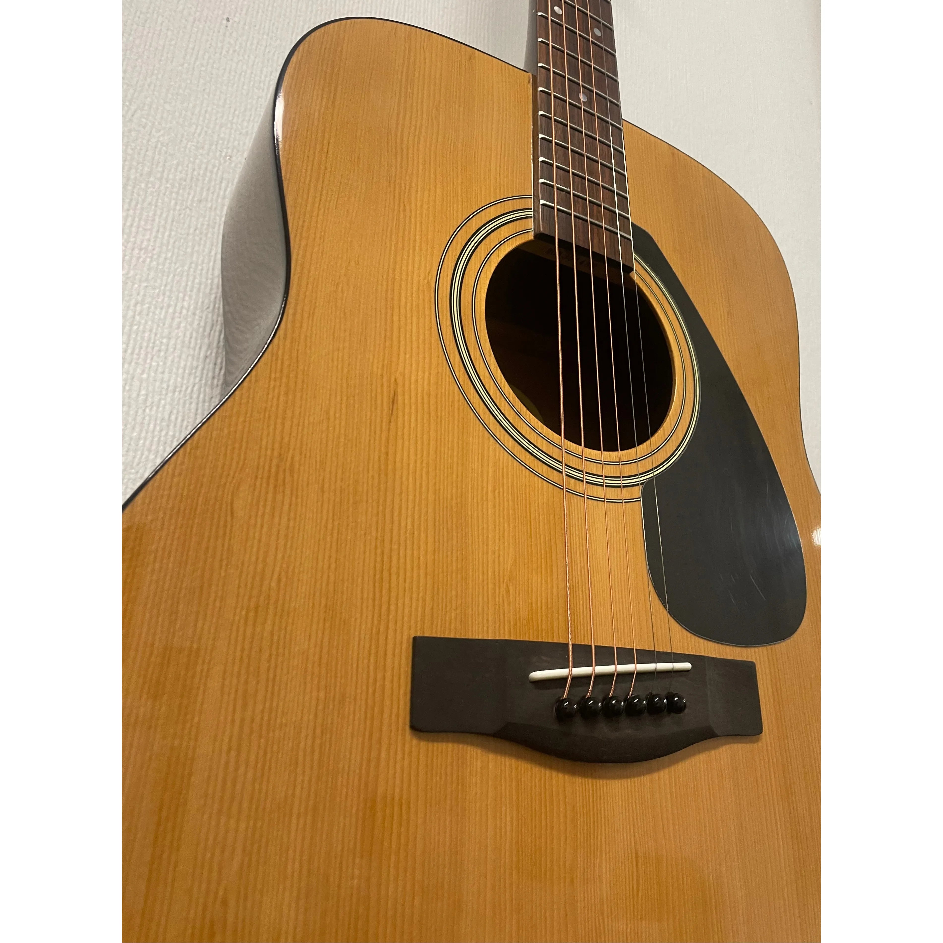 Yamaha F310 Dreadnought Size Acoustic Guitar in Natural Pre-Owned