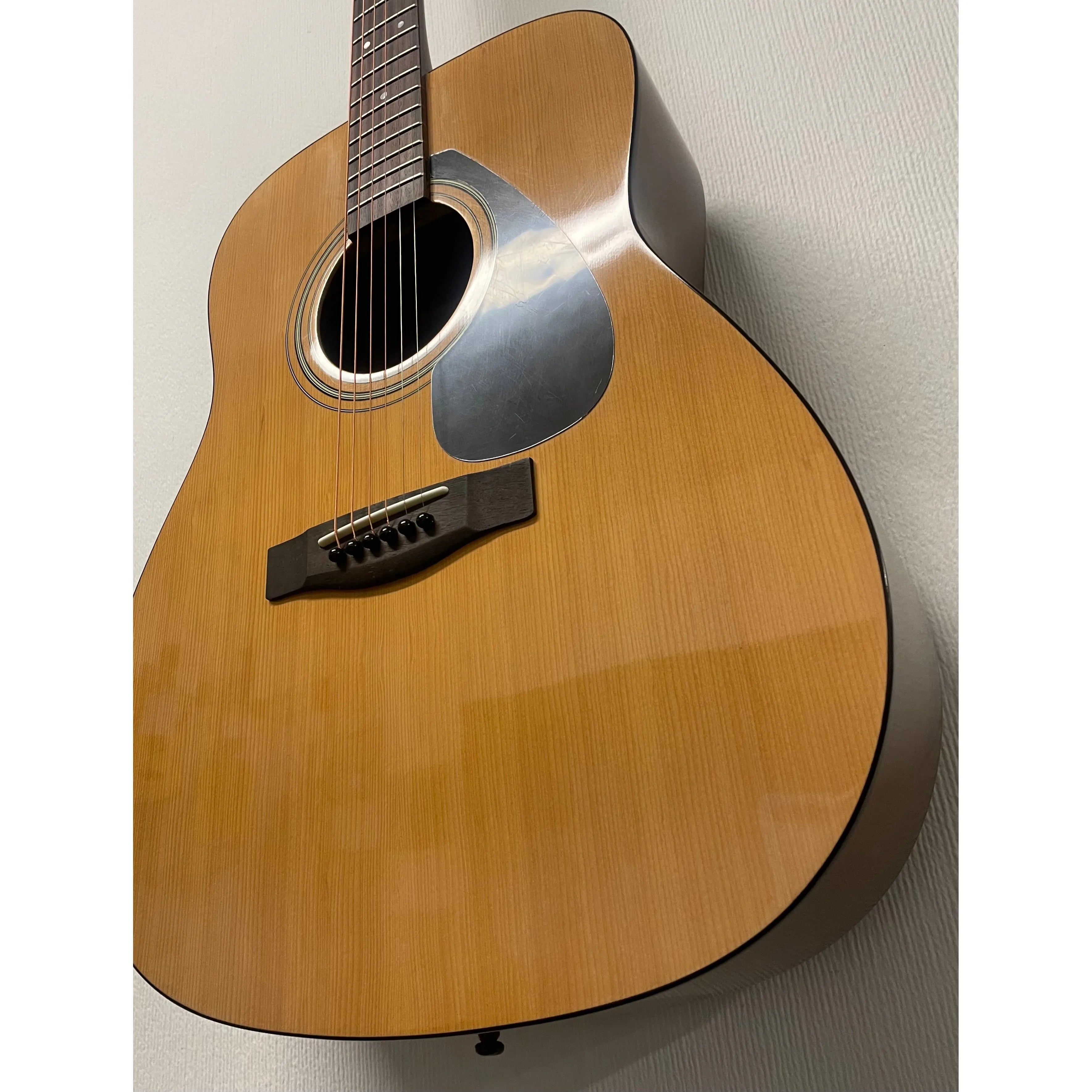 Yamaha F310 Dreadnought Size Acoustic Guitar in Natural Pre-Owned