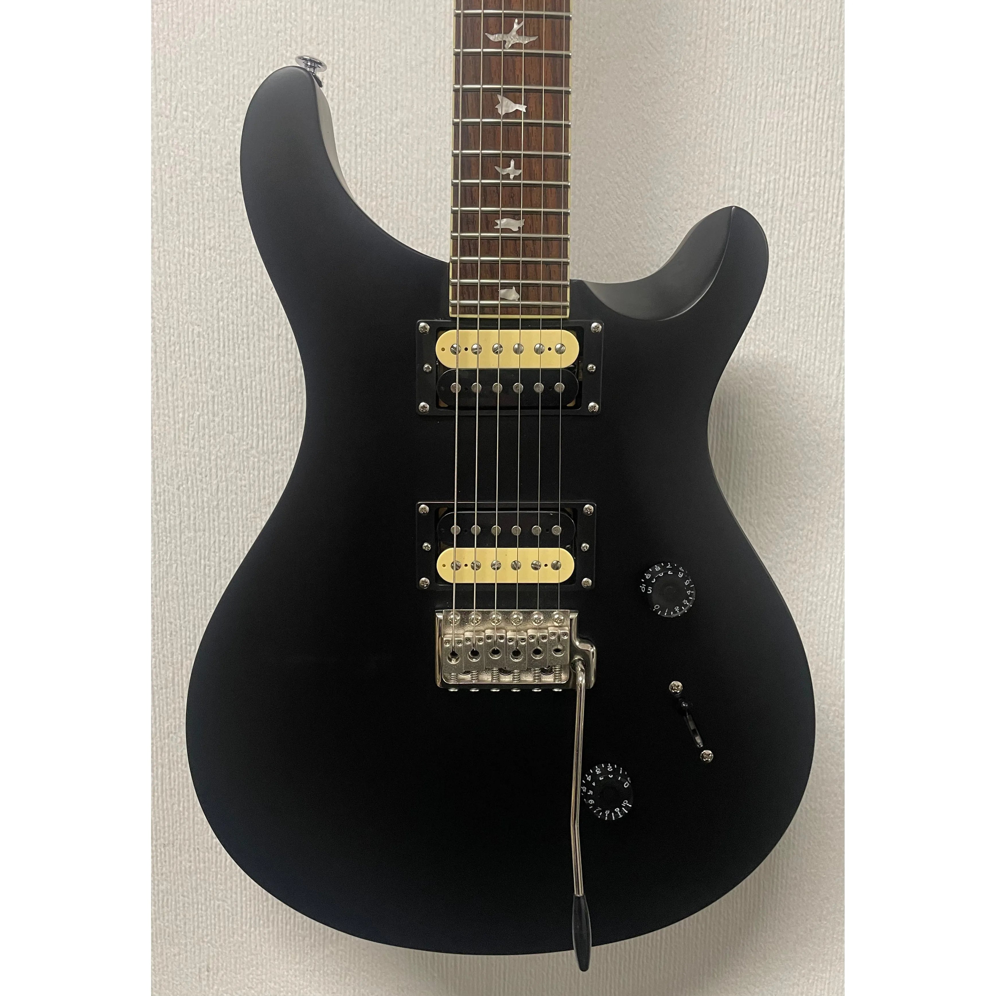 PRS Standard SE 24 Electric Guitar in Black Pre-Owned
