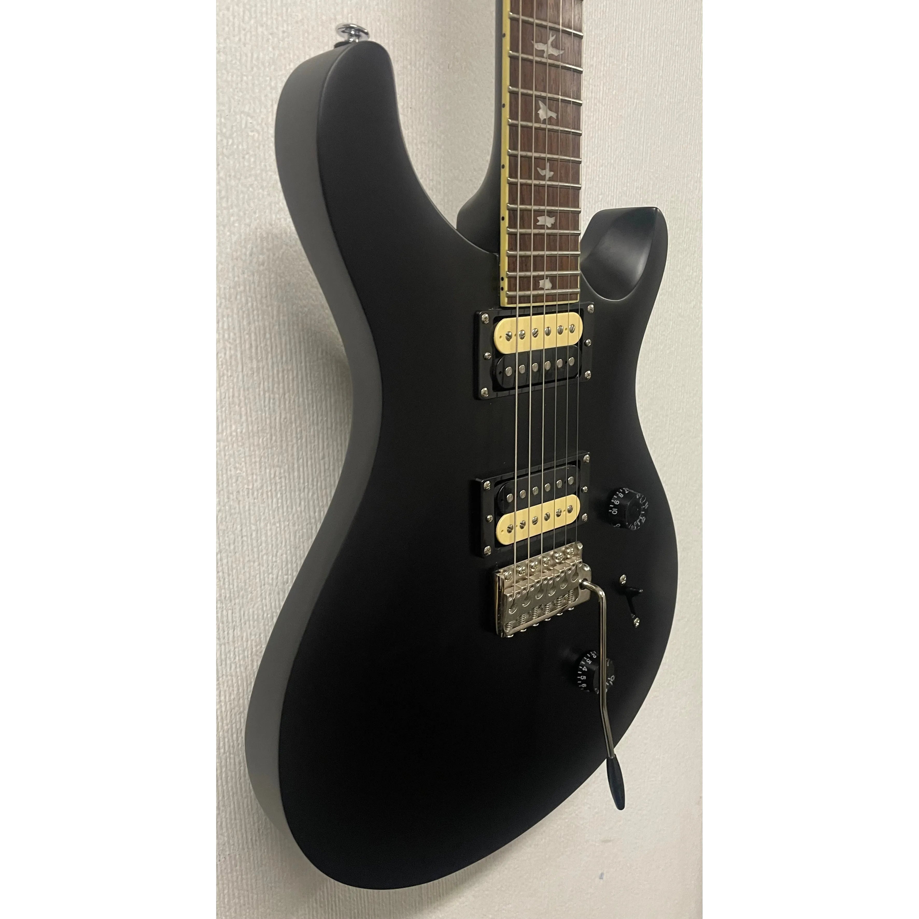 PRS Standard SE 24 Electric Guitar in Black Pre-Owned