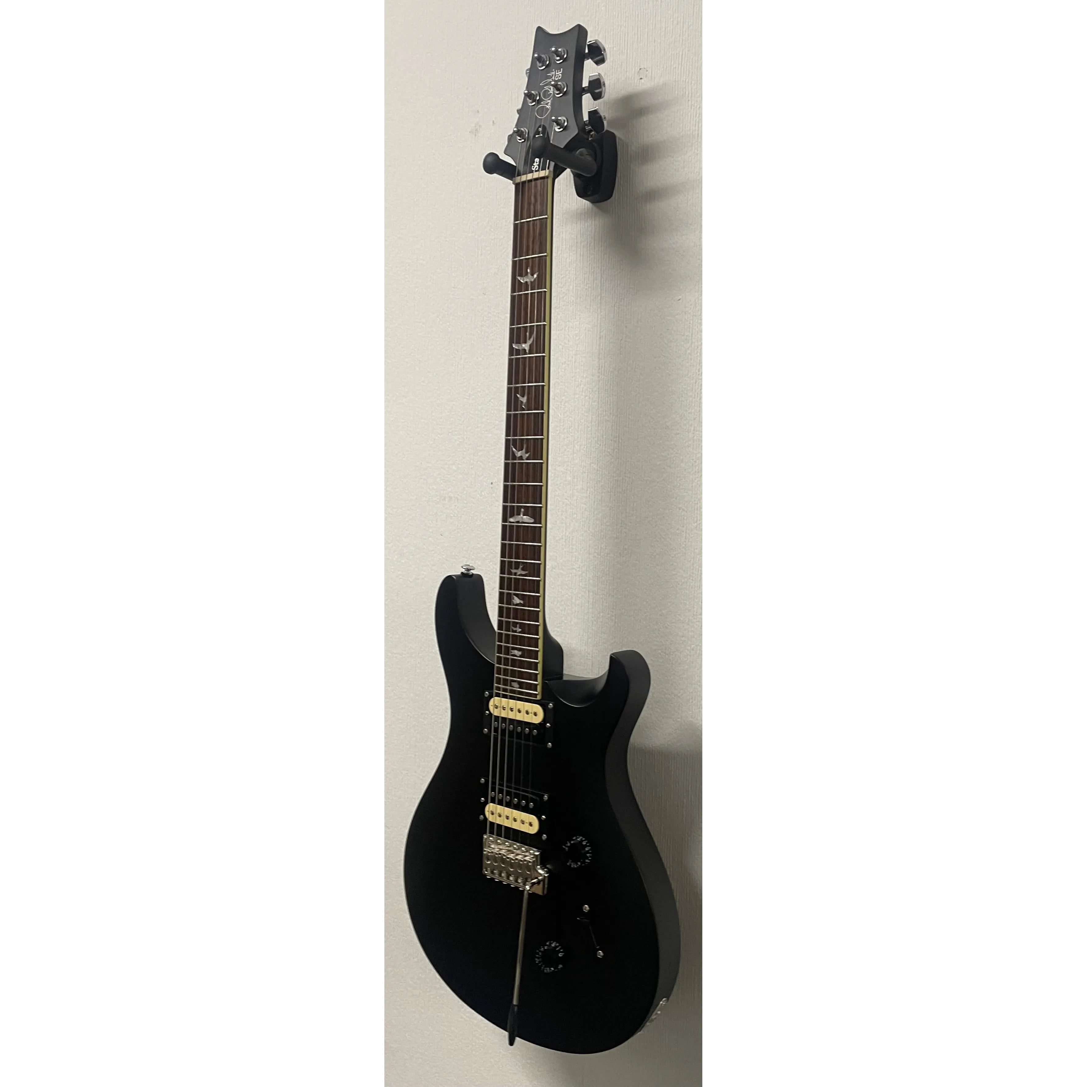 PRS Standard SE 24 Electric Guitar in Black Pre-Owned